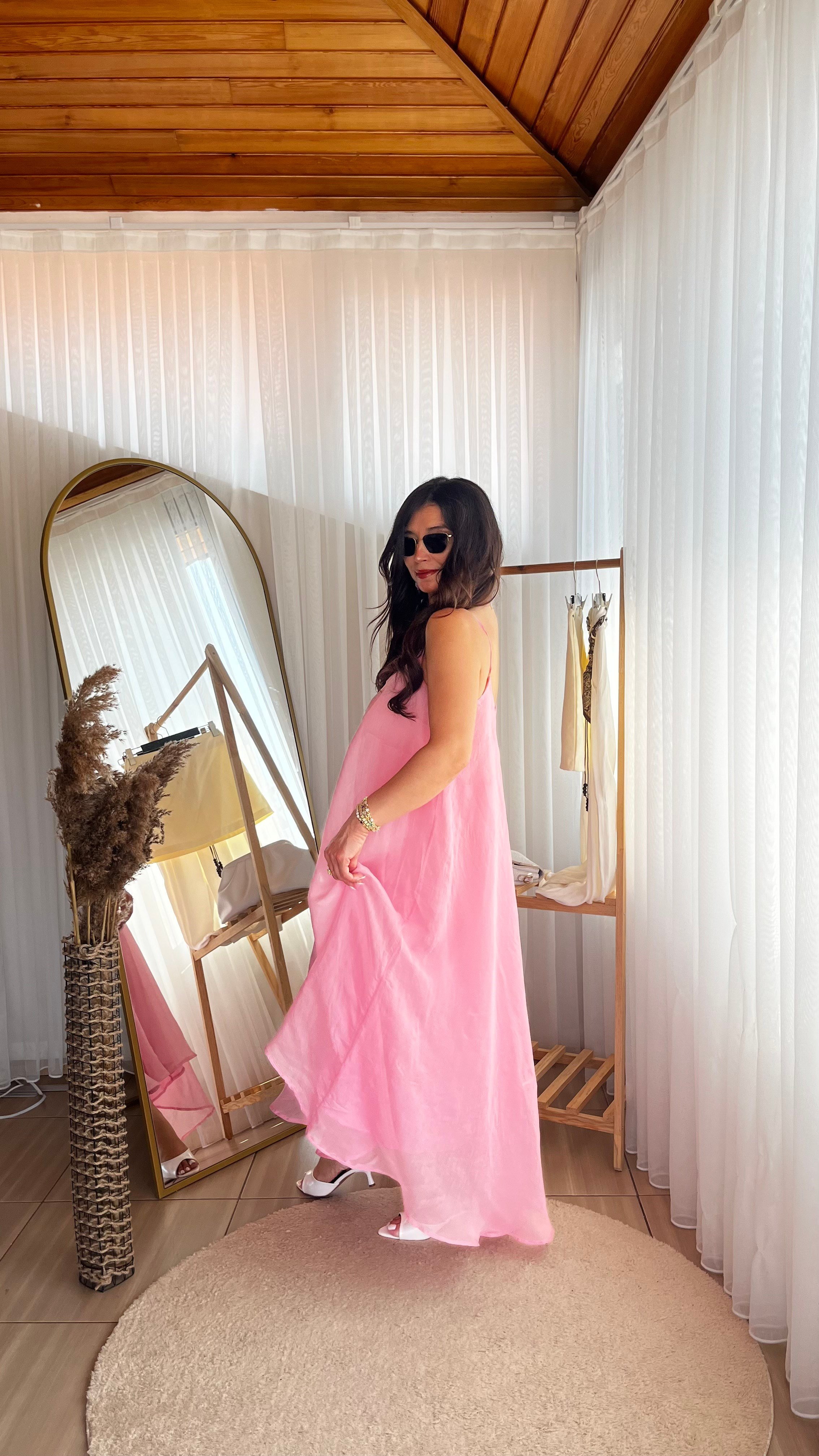 PEMBE KEMERLİ ELBİSE