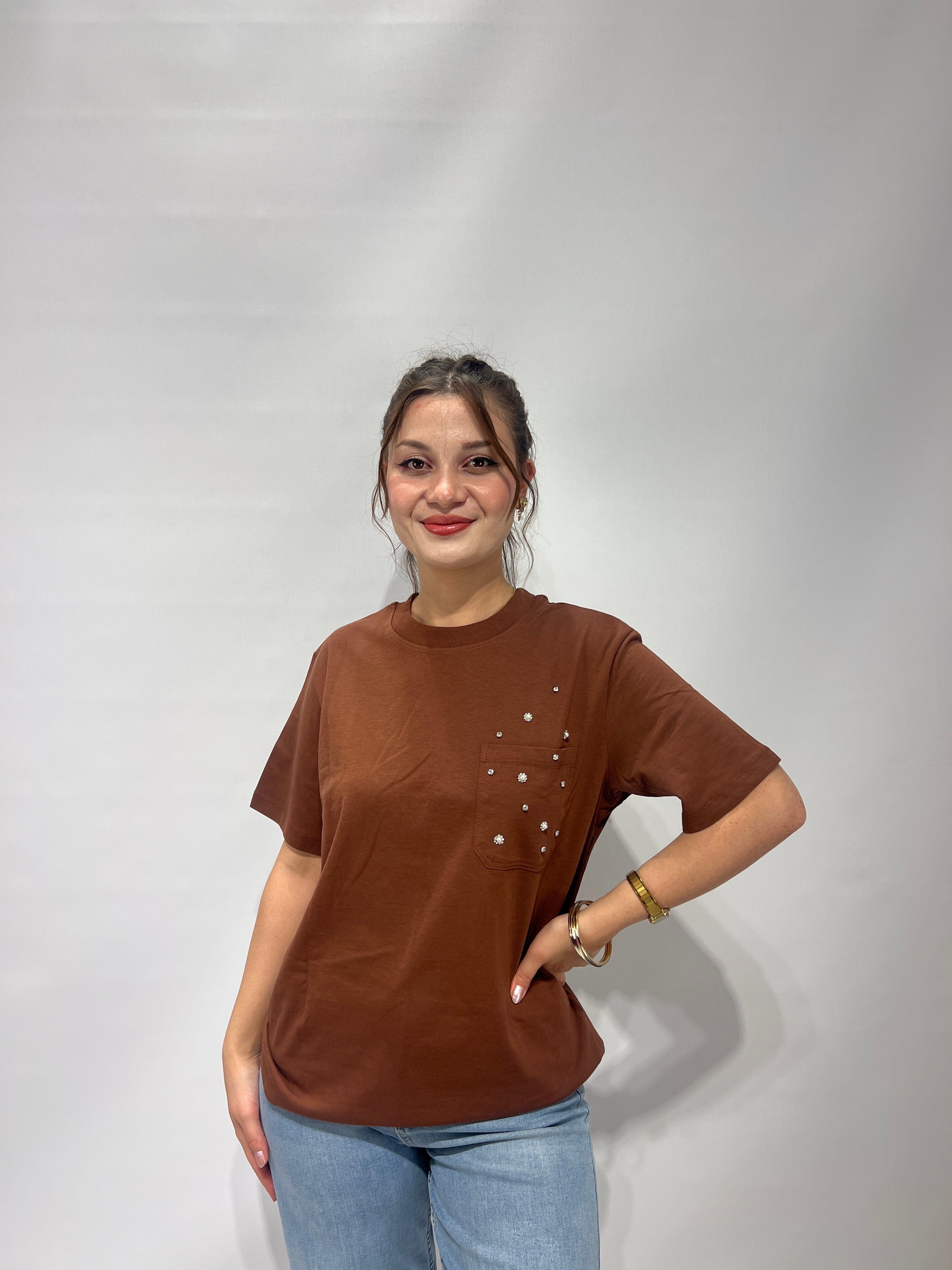 Acı Kahve Cep Kısmı Taşlı Tişört