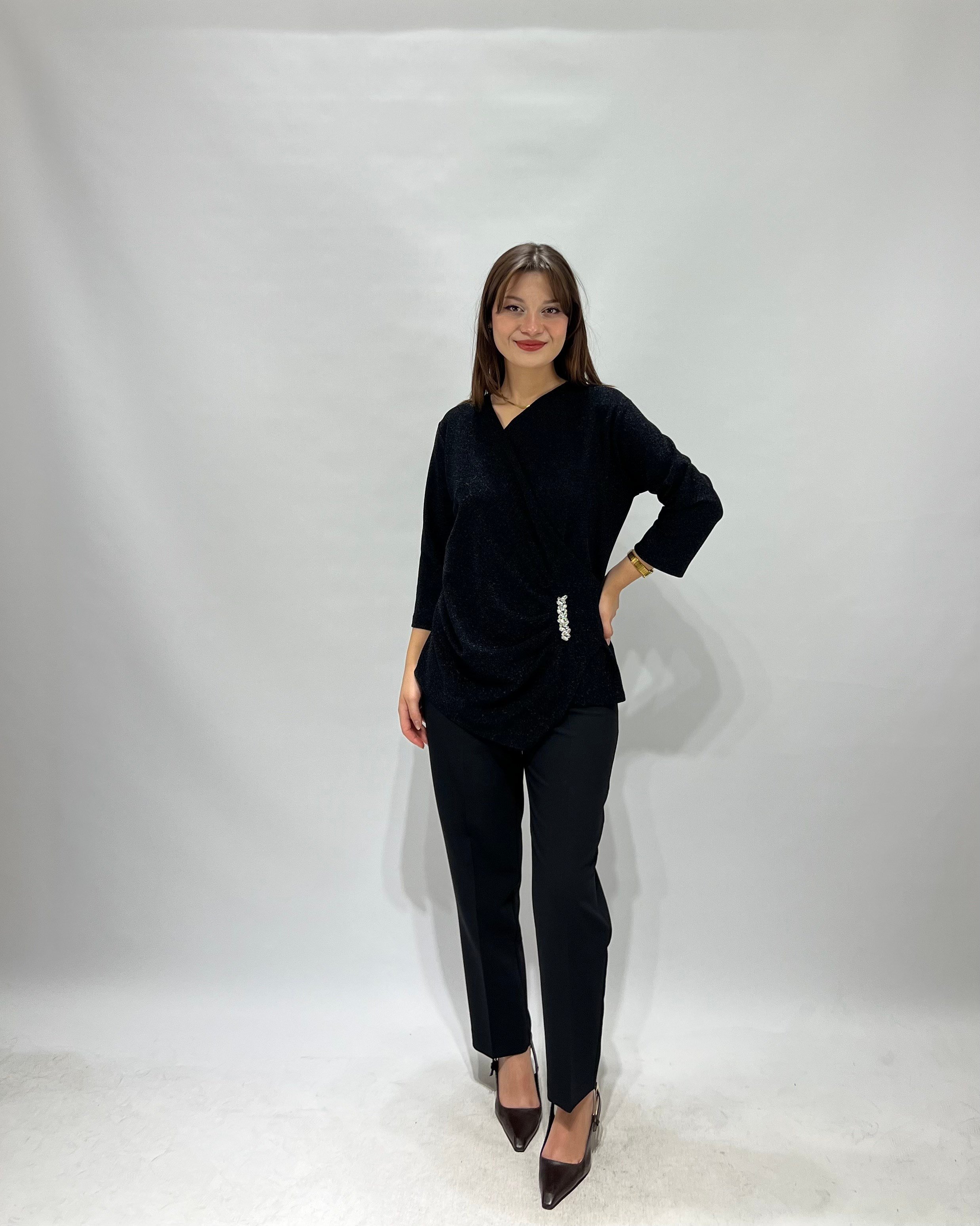 Simli Taş Detaylı Bluz SİYAH