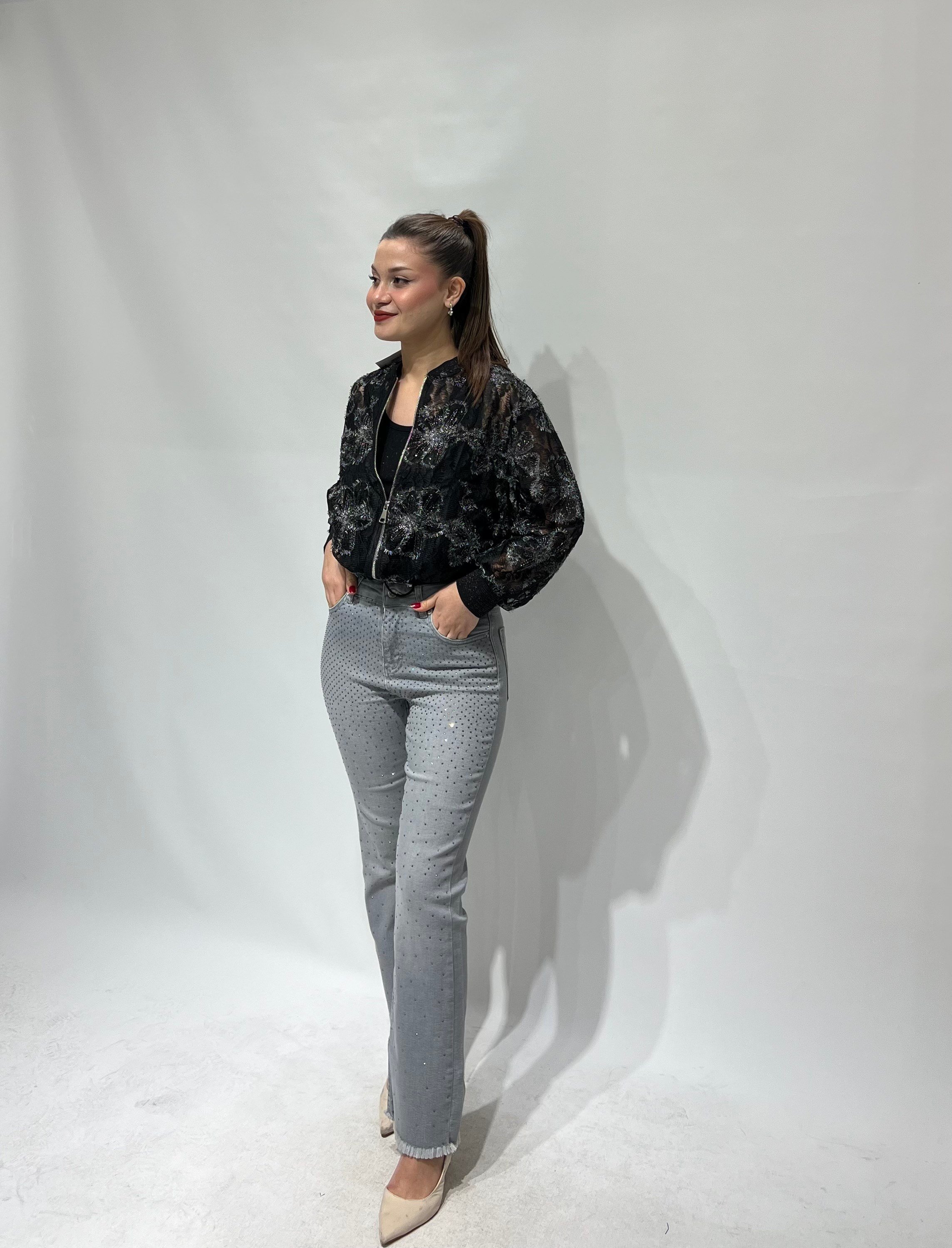 Taşlı Açık Gri Mini Flare Jean