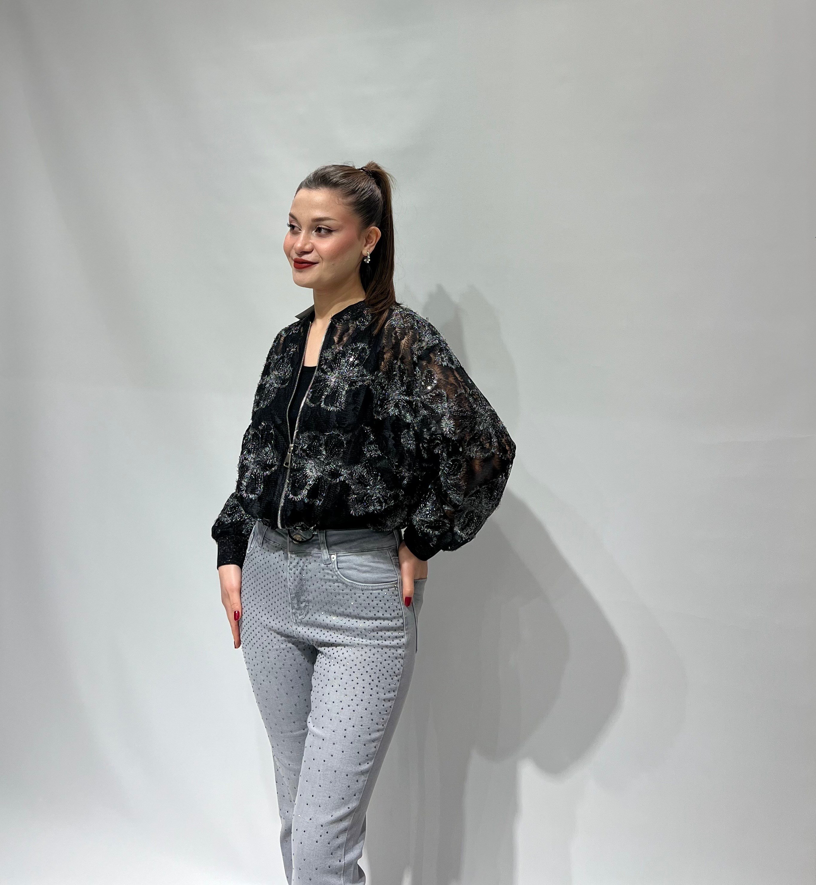 Taşlı Açık Gri Mini Flare Jean