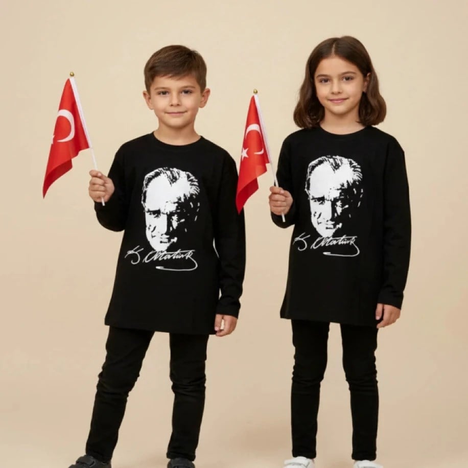 ATATÜRK BASKILI UZUN KOLLU SİYAH TİŞÖRT