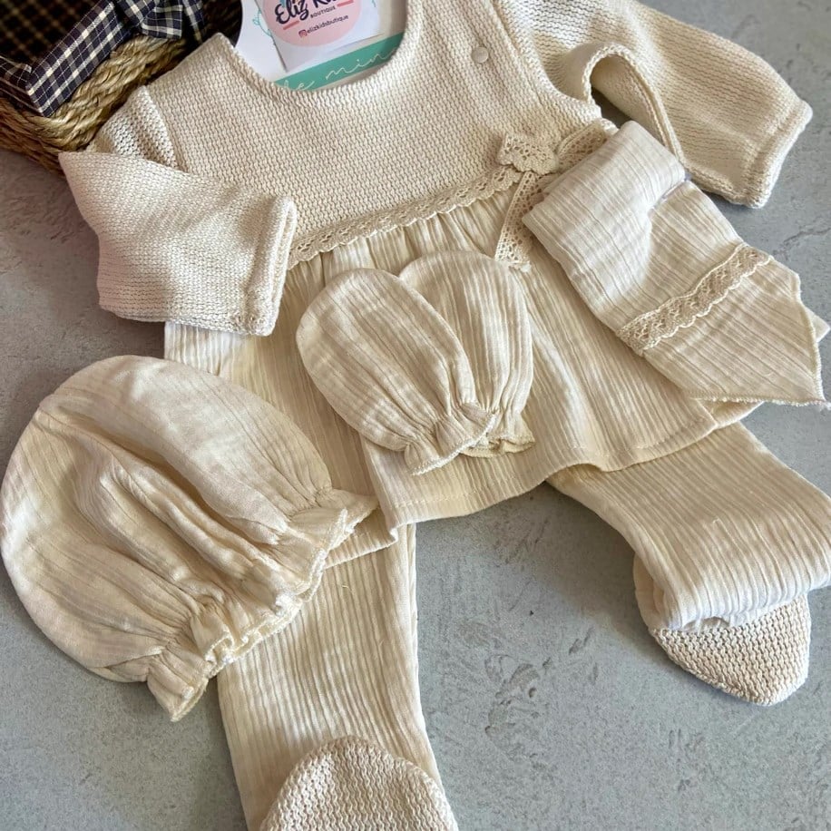 KIZ BEBEK PREMİUM DANTEL DETAYLI 5’Lİ HASTANE ÇIKIŞ SETİ