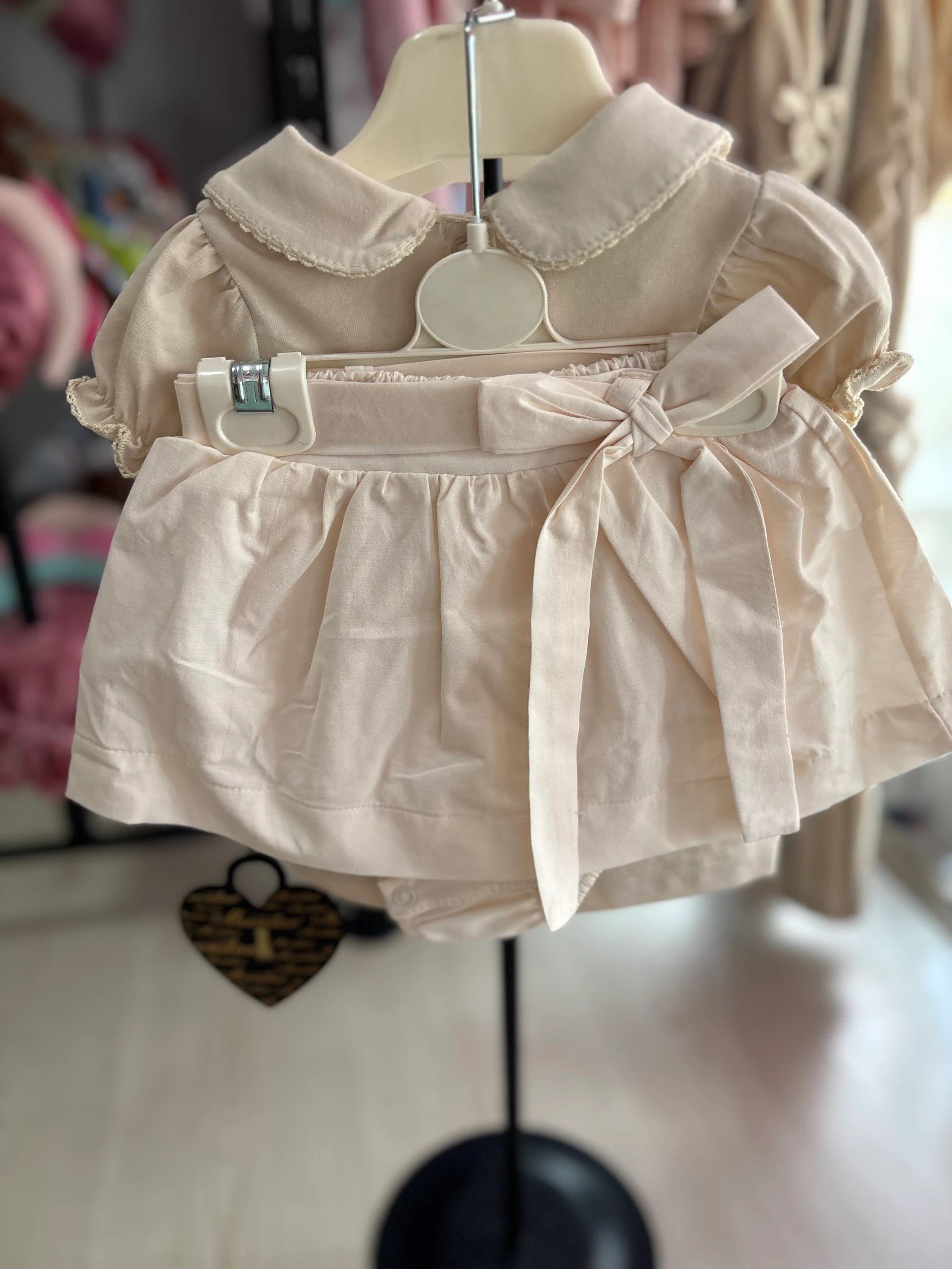 ROMPERLİ  ALT ÜST KIZ BEBEK TAKIMI 9-36 ay KREM
