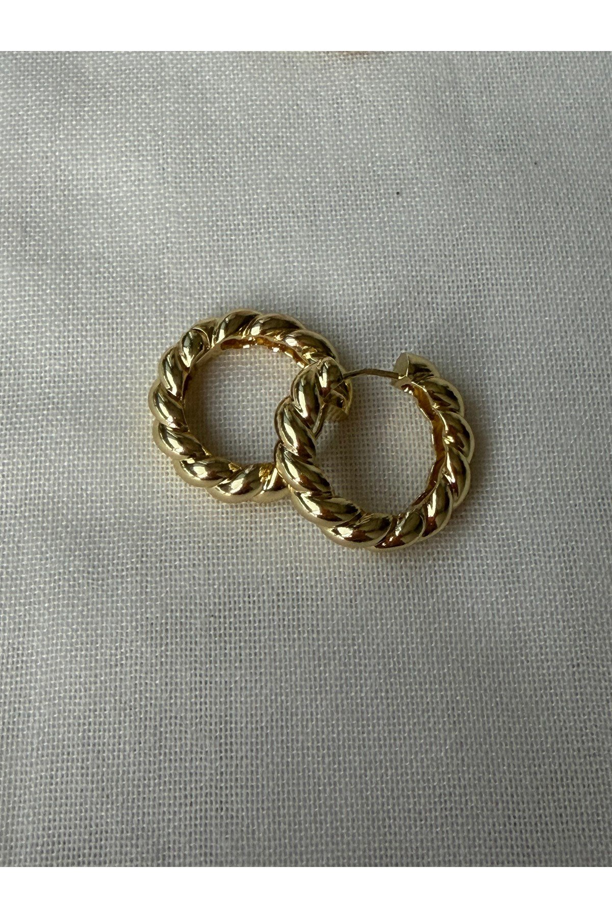 DéMila Aureon Burgu Gold Halka Küpe