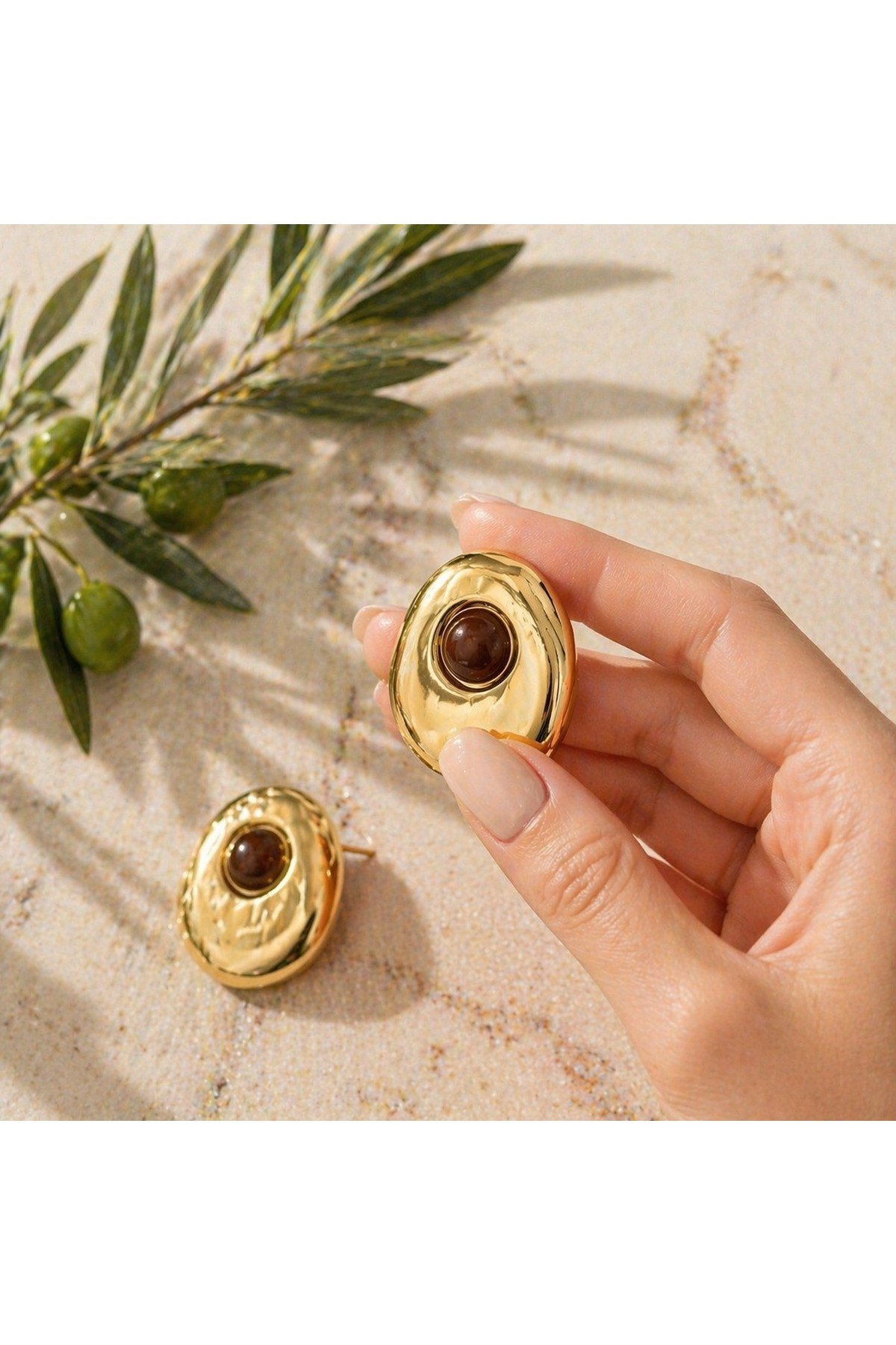 DéMila Avocado Chic Küpe | Altın Renk Doğal Form Taşlı Tasarım