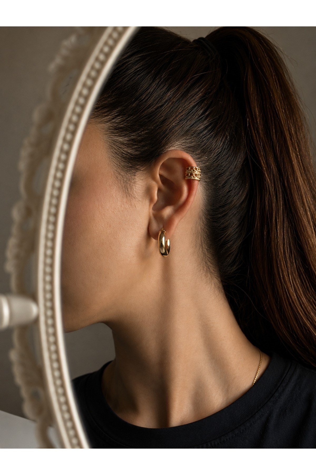 DéMila Premium Aurelia Altın Renk Taşlı Zincir Detaylı Kıkırdak Küpe Earcuff