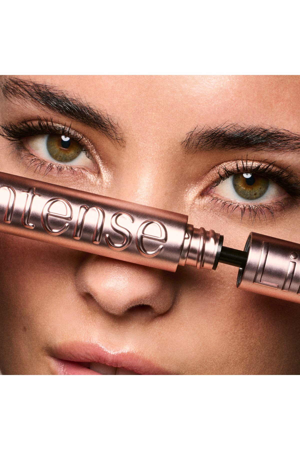 Intense Lift Hacim ve Uzunluk Etkili Siyah Maskara 11 ml