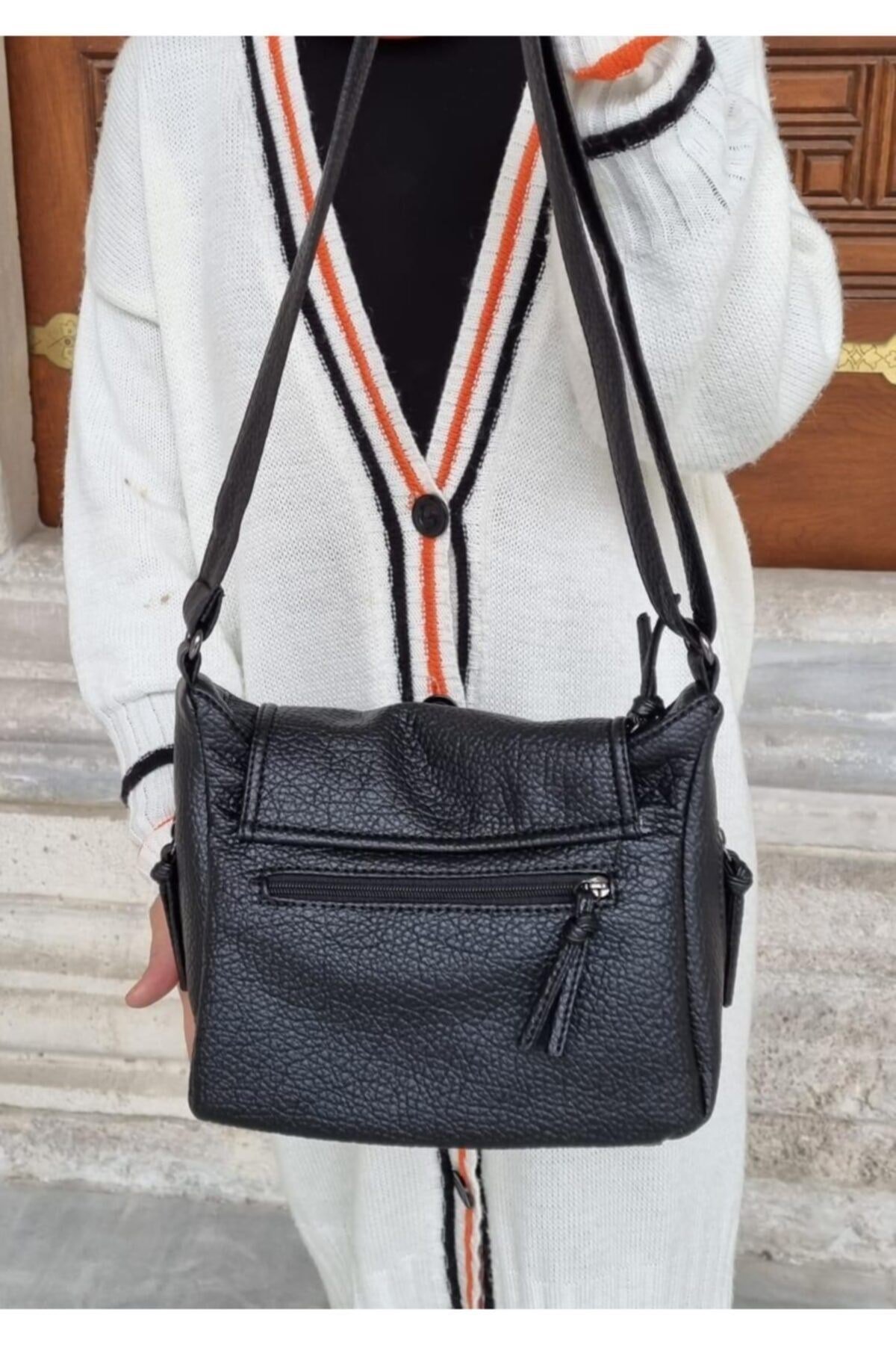 Çok Gözlü Salaş Çanta Uzunluk Ebatı 24cm Genişlik 27cm