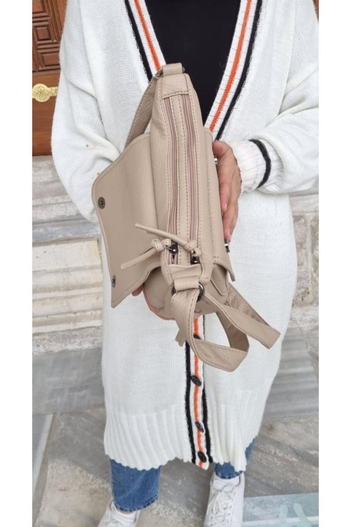 Çok Gözlü Salaş Çanta Uzunluk Ebatı 24cm Genişlik 27cm