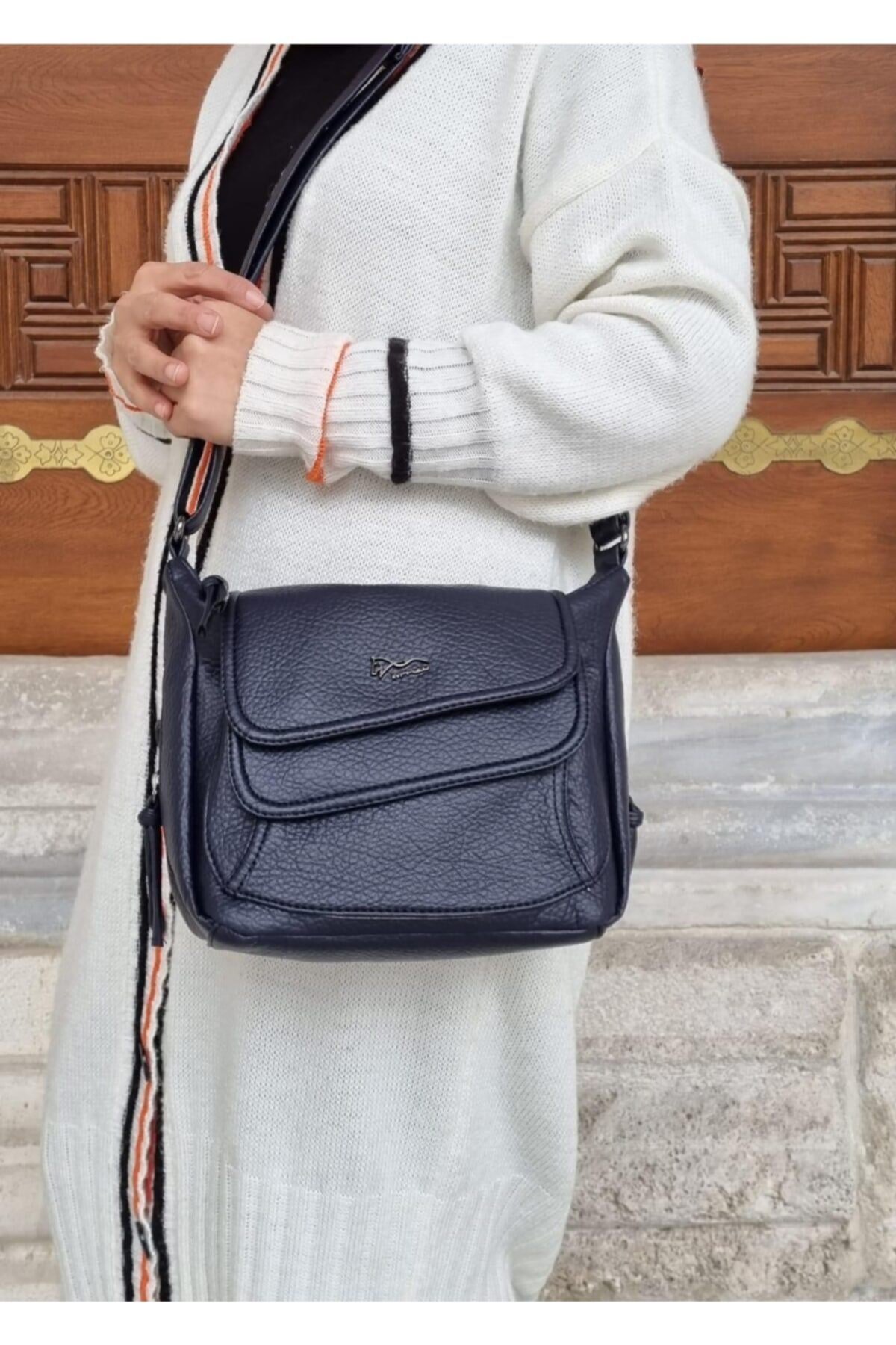 Çok Gözlü Salaş Çanta Uzunluk Ebatı 24cm Genişlik 27cm