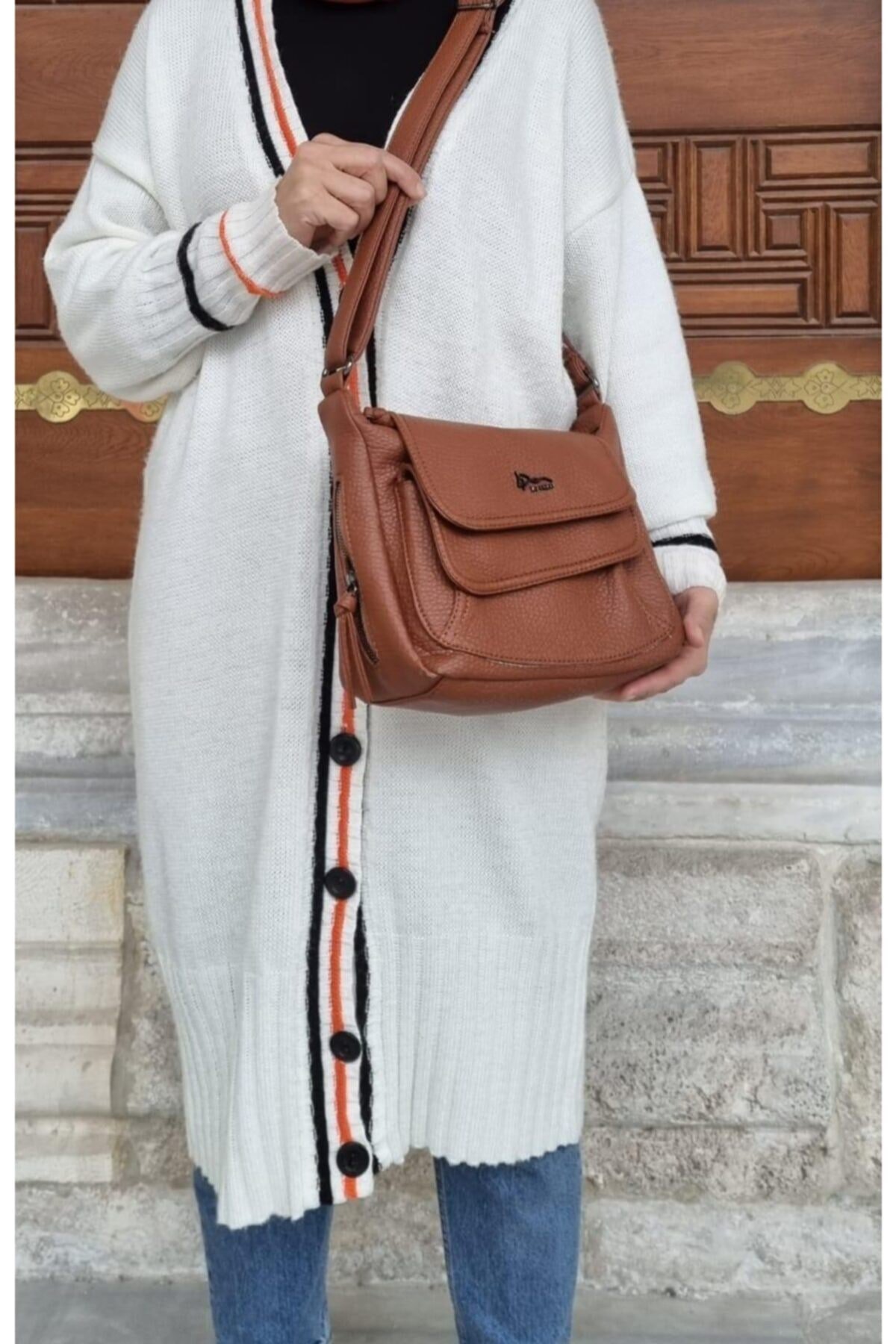 Çok Gözlü Salaş Çanta Uzunluk Ebatı 24cm Genişlik 27cm