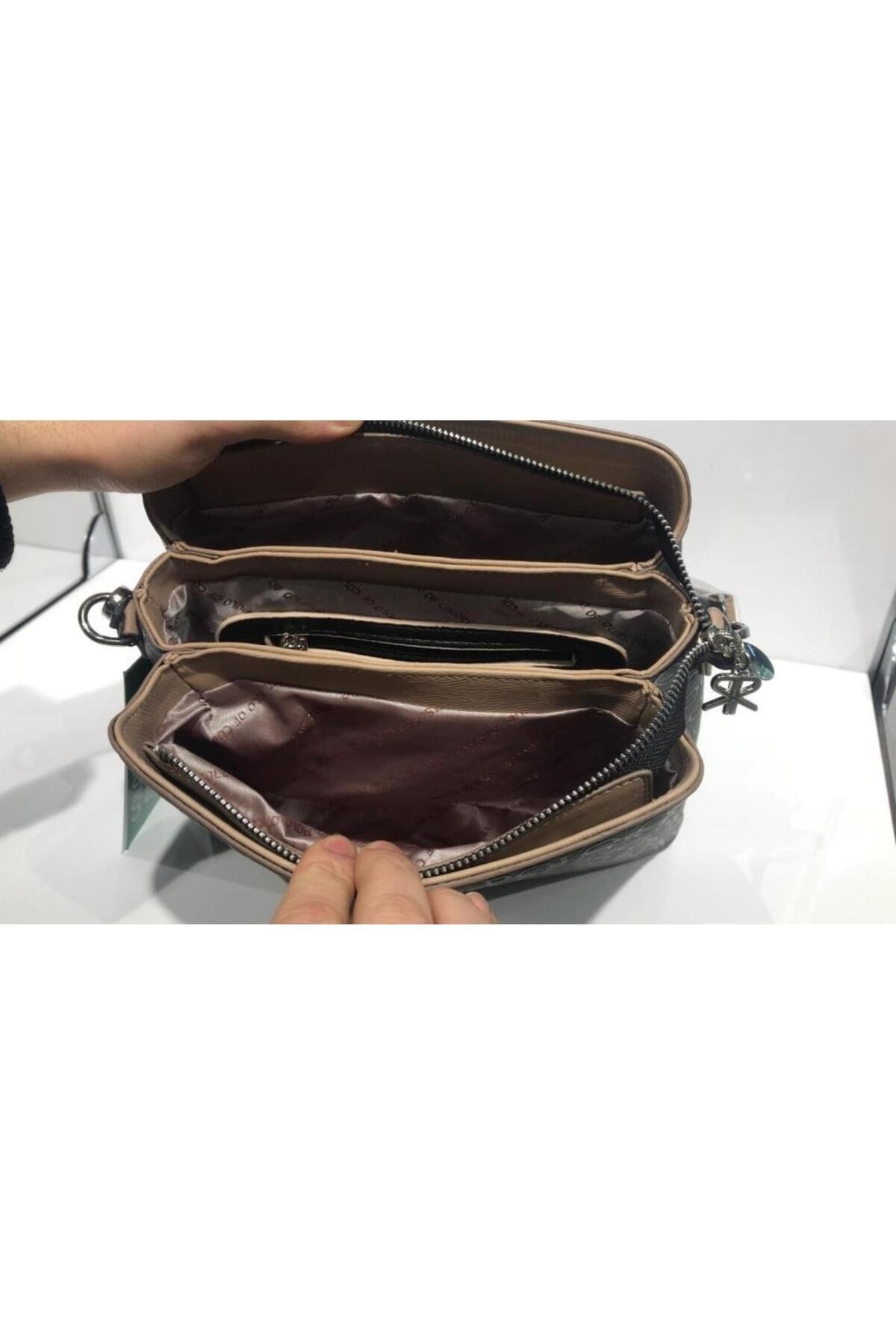Darin SiyahKumGofraj Baskı Kadın Omuz Ve Çapraz Çantası 19x26 Ebatında