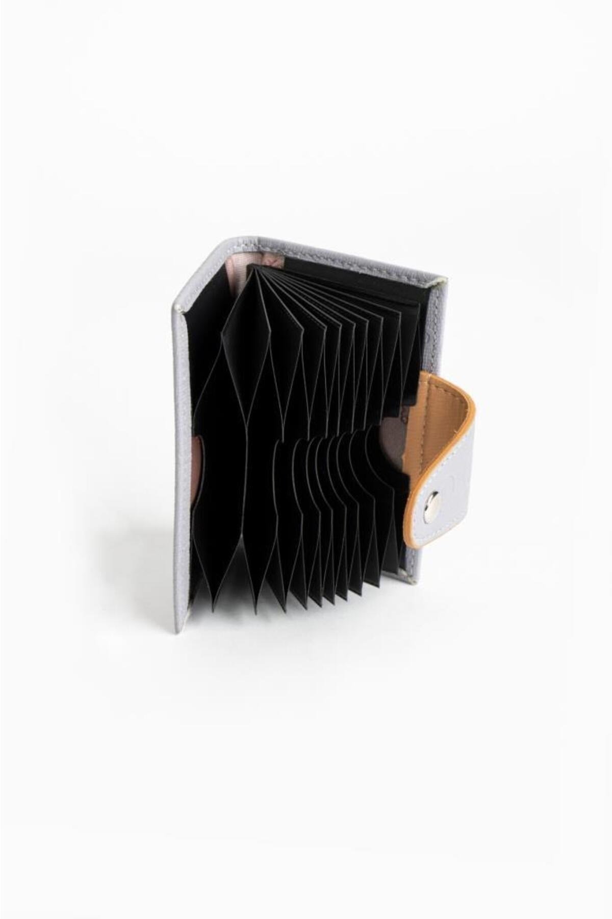 Emiliy Gri Gofraj Desen Çok Amaçlı unisex Kartlık 7x11 Ebatında