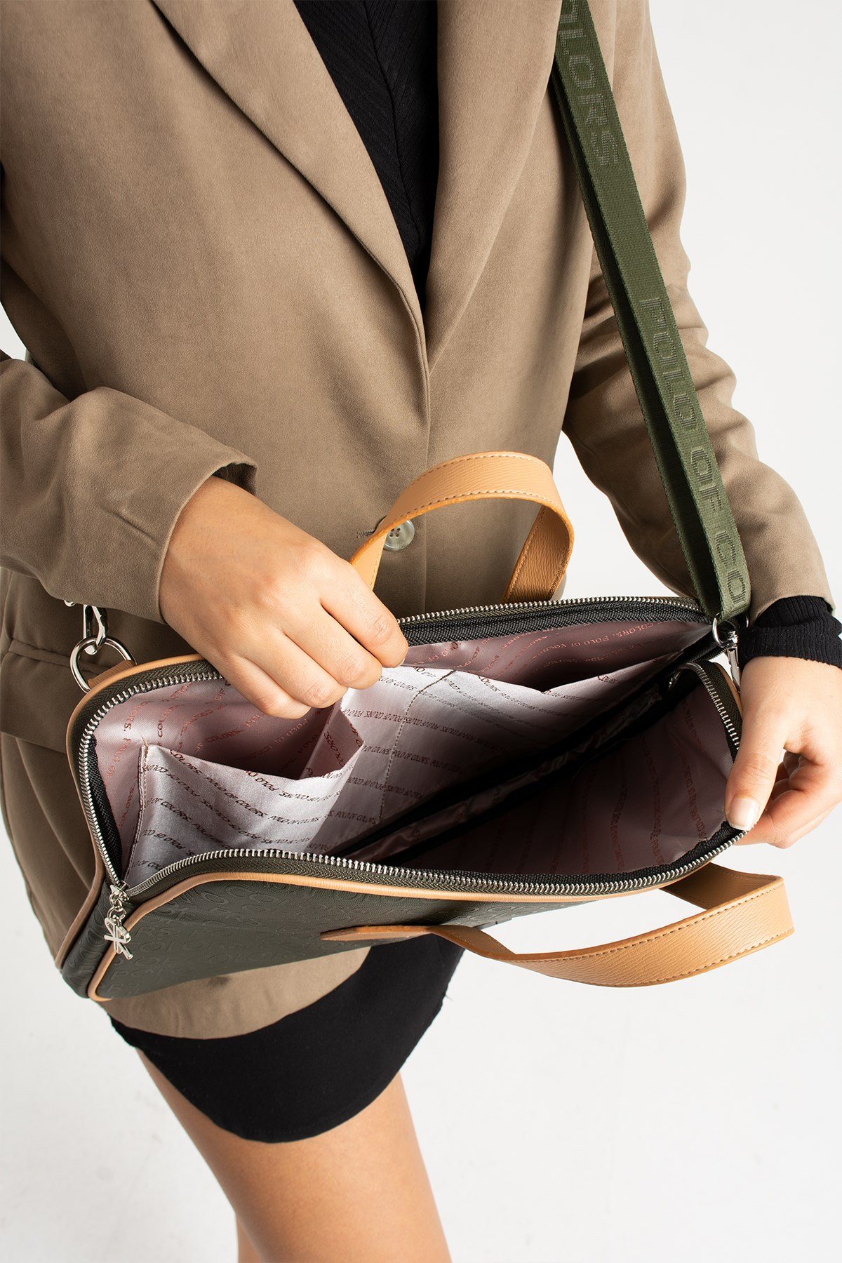 Joyce HakiYeşiliTbaGofraj Baskı Unisex Netbok Ve Evrak Çantsı 28x37 Ebatında