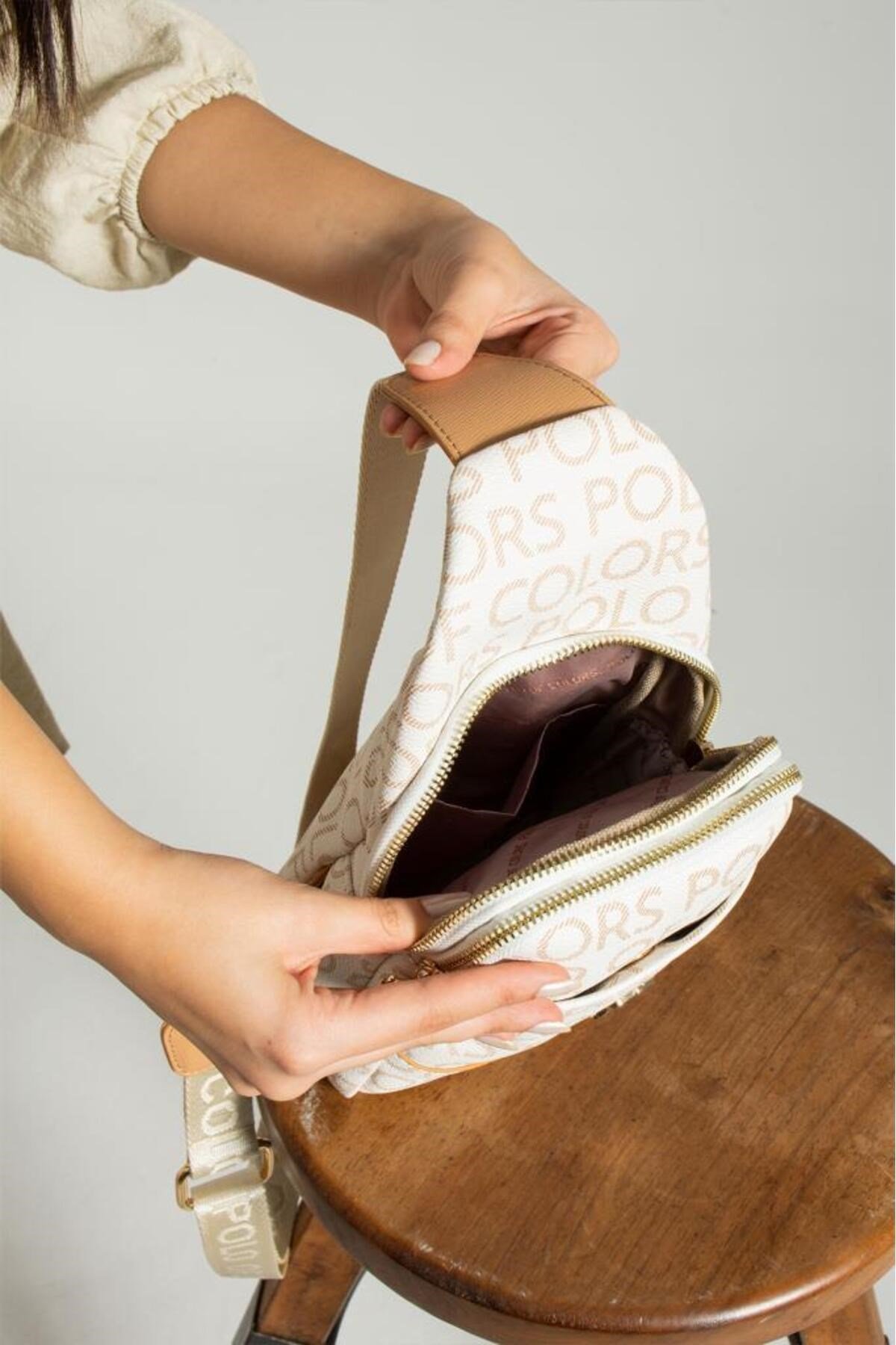 Suzi KremKamelEmpirme Baskı Kadın Bel Ve Omuz Çantası 31x18 Ebatında