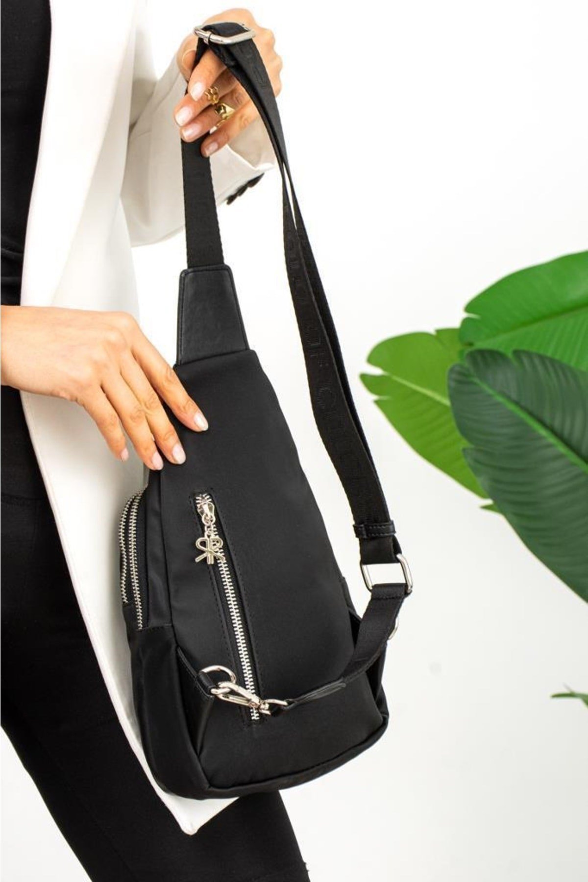 Suzi Saten Siyah (unisex) Bel Ve Omuz Çantası 31x18 Ebatında