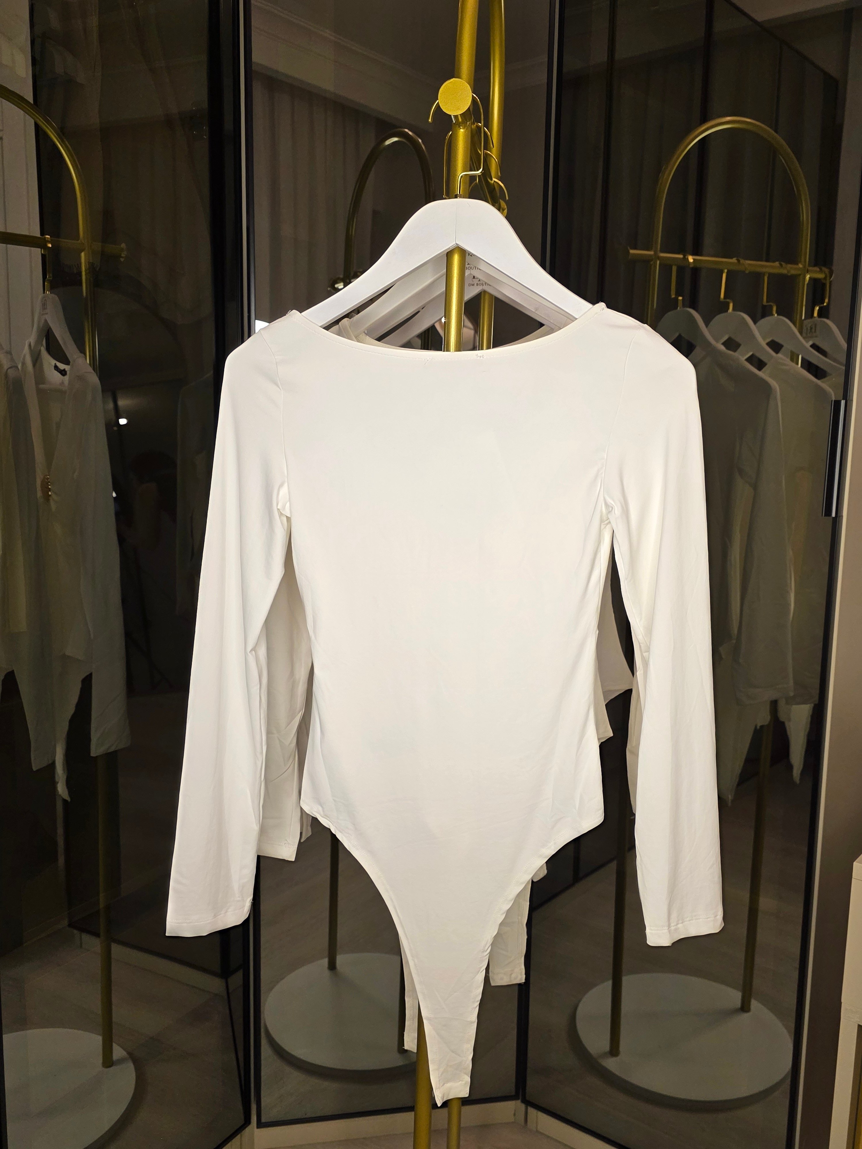 TOKA DETAYLI EKRU BODYSUIT