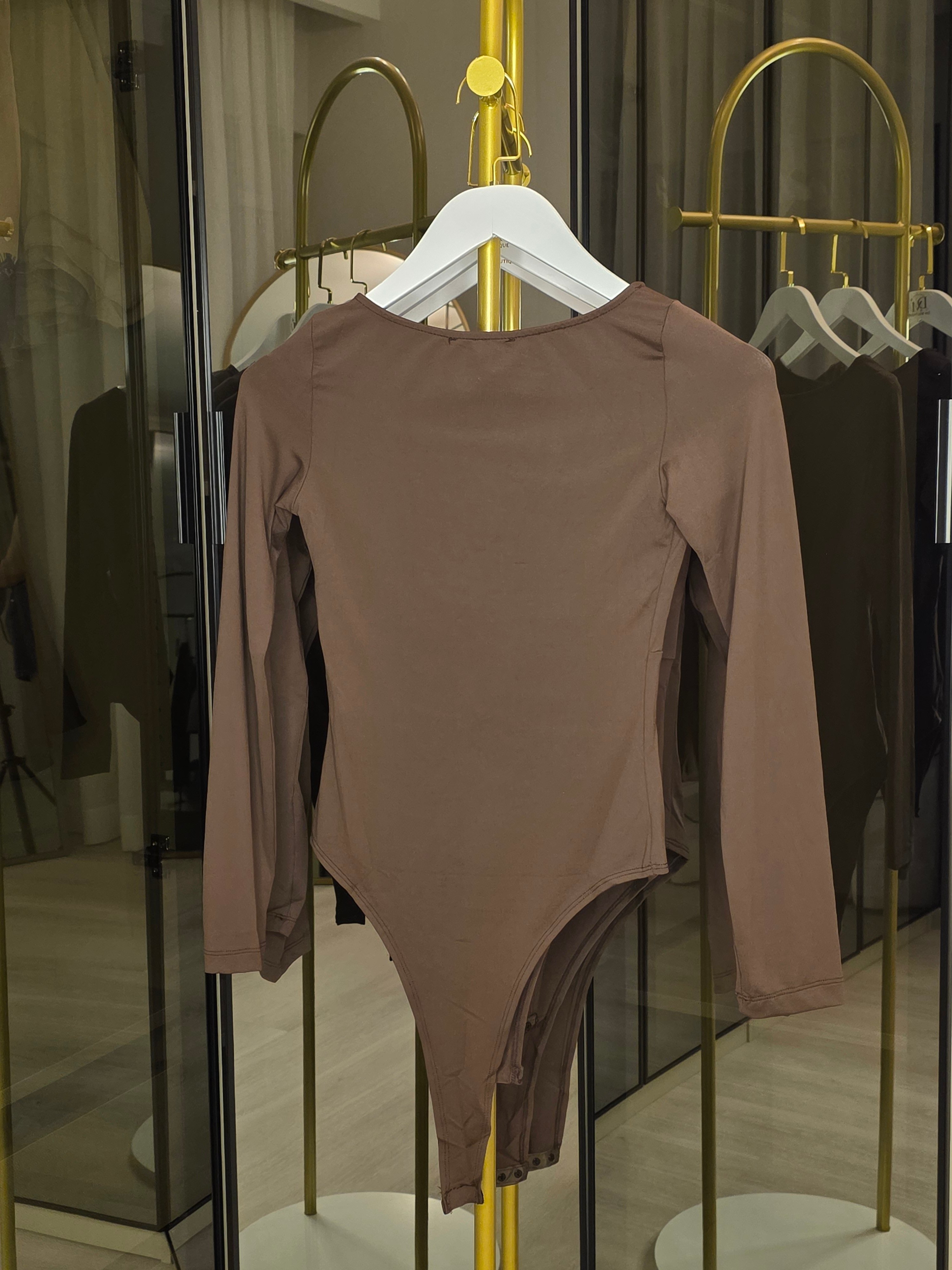 TOKA DETAYLI KAHVE BODYSUIT