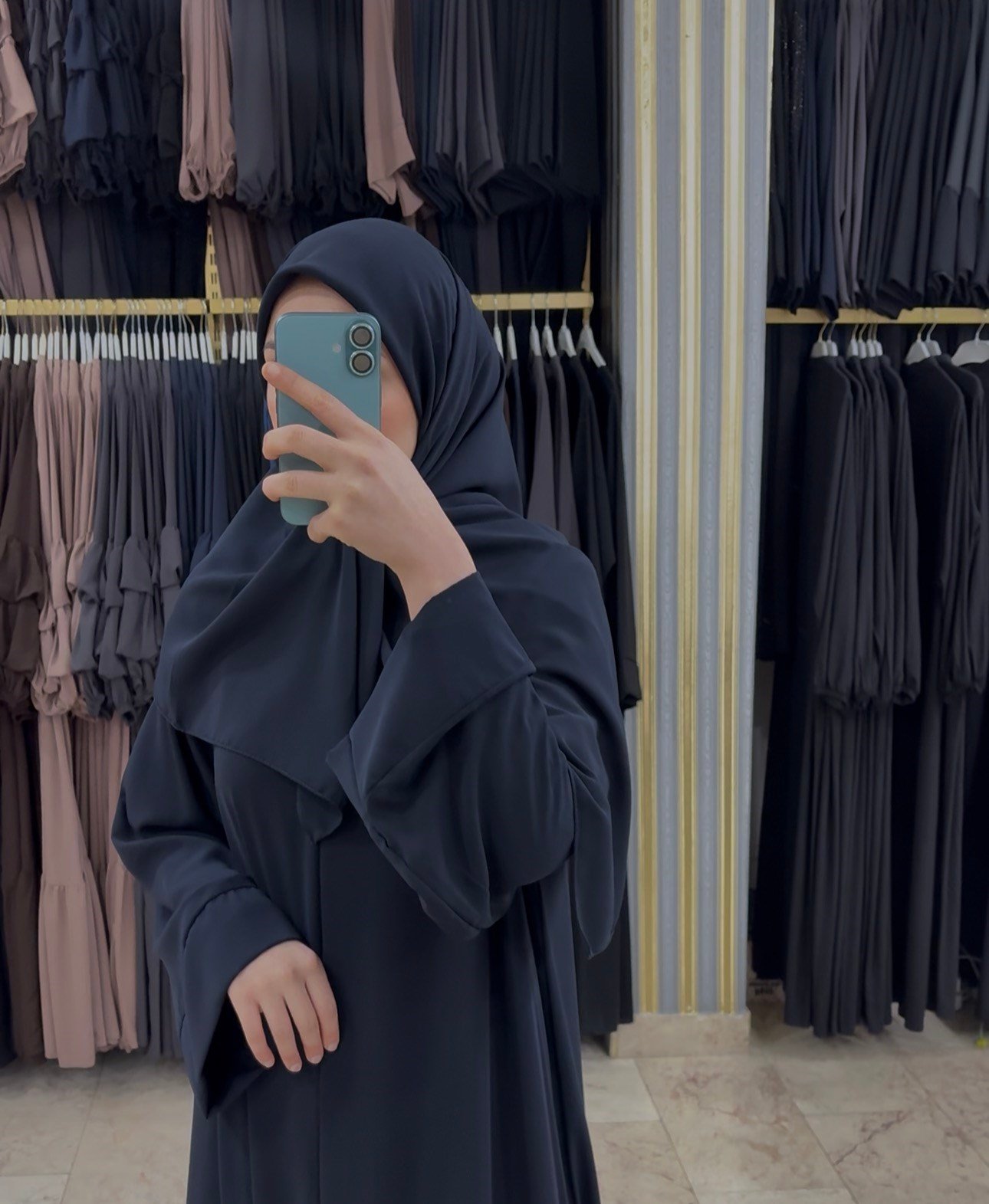 Sade Çıtçıtlı Abaya