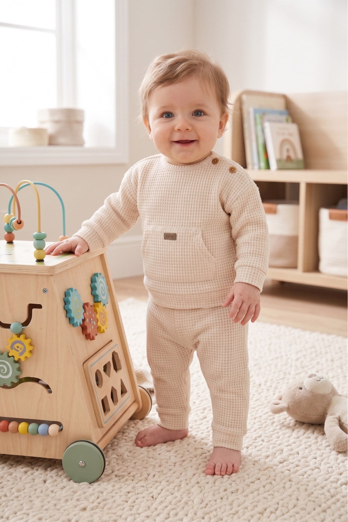 Bebek Takımı Waffle Kumaş %98 Pamuklu Ahşap Düğmeli Kanguru Cepli Unisex (1-12 Ay)