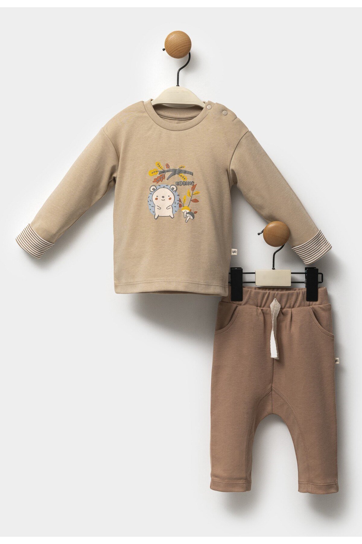 ERKEK BEBEK TAKIMI %100 PAMUK KİRPİ DESENLİ  KAHVE RENK