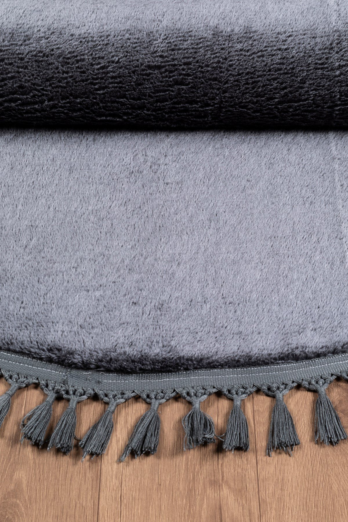 Comfort Yuvarlak Ponpon Saçaklı Peluş Halı(Yatak Odası- Çocuk Odası- Antre- Yemek Odası)Kaymaz Taban