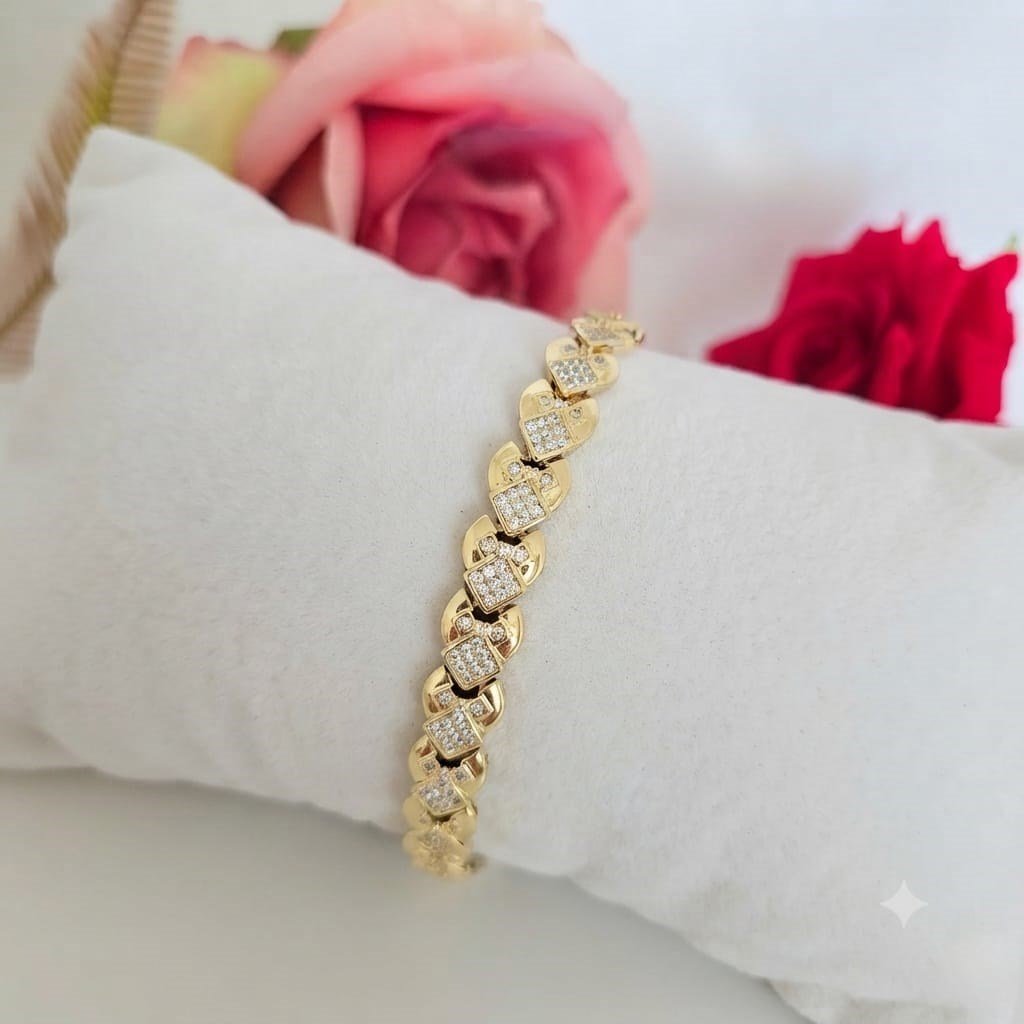 14 K KAPLAMA XUPİNG KALİTESİ ,ESTETİK ,ZARİF ,ZEVKLİ BİR ÇELİK BİLEKLİK
