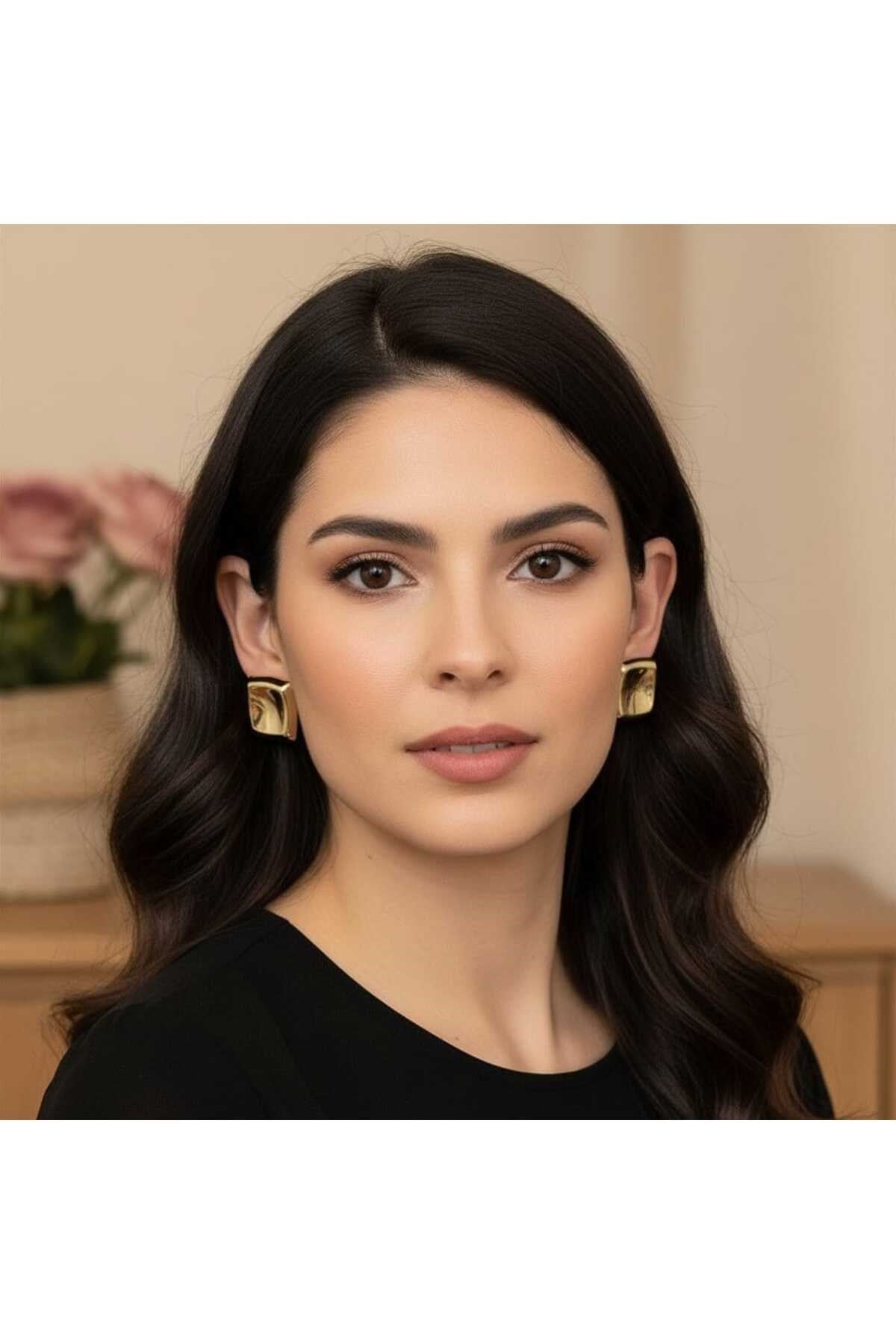 KARE GOLD ESTETİK TAMAMLAYICI ÇELİK KÜPE