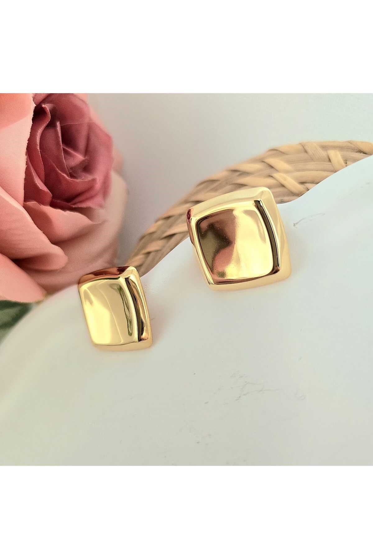 KARE GOLD ESTETİK TAMAMLAYICI ÇELİK KÜPE