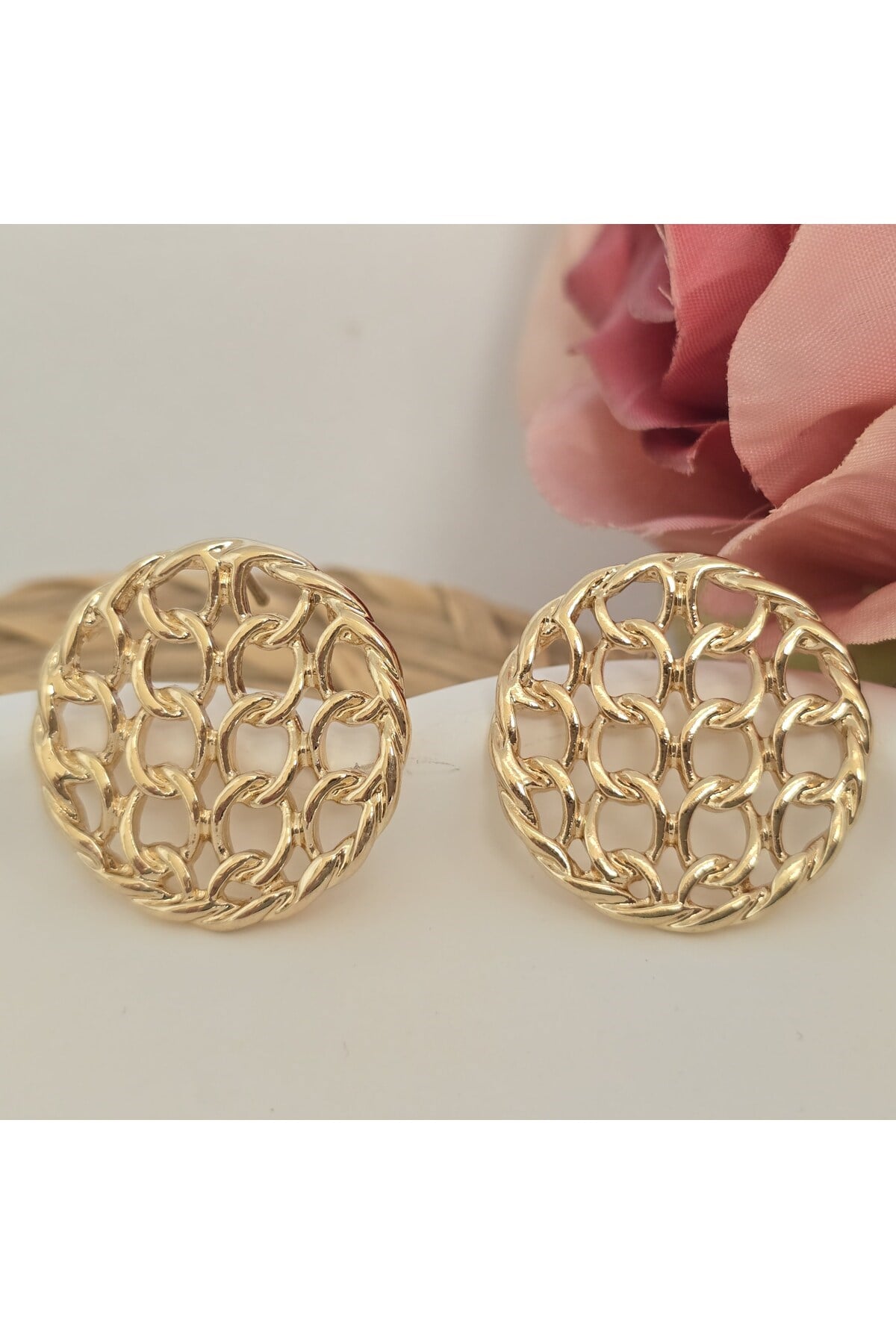 YUVARLAK ÖRGÜ DESENLİ GOLD ÇELİK KOLYR