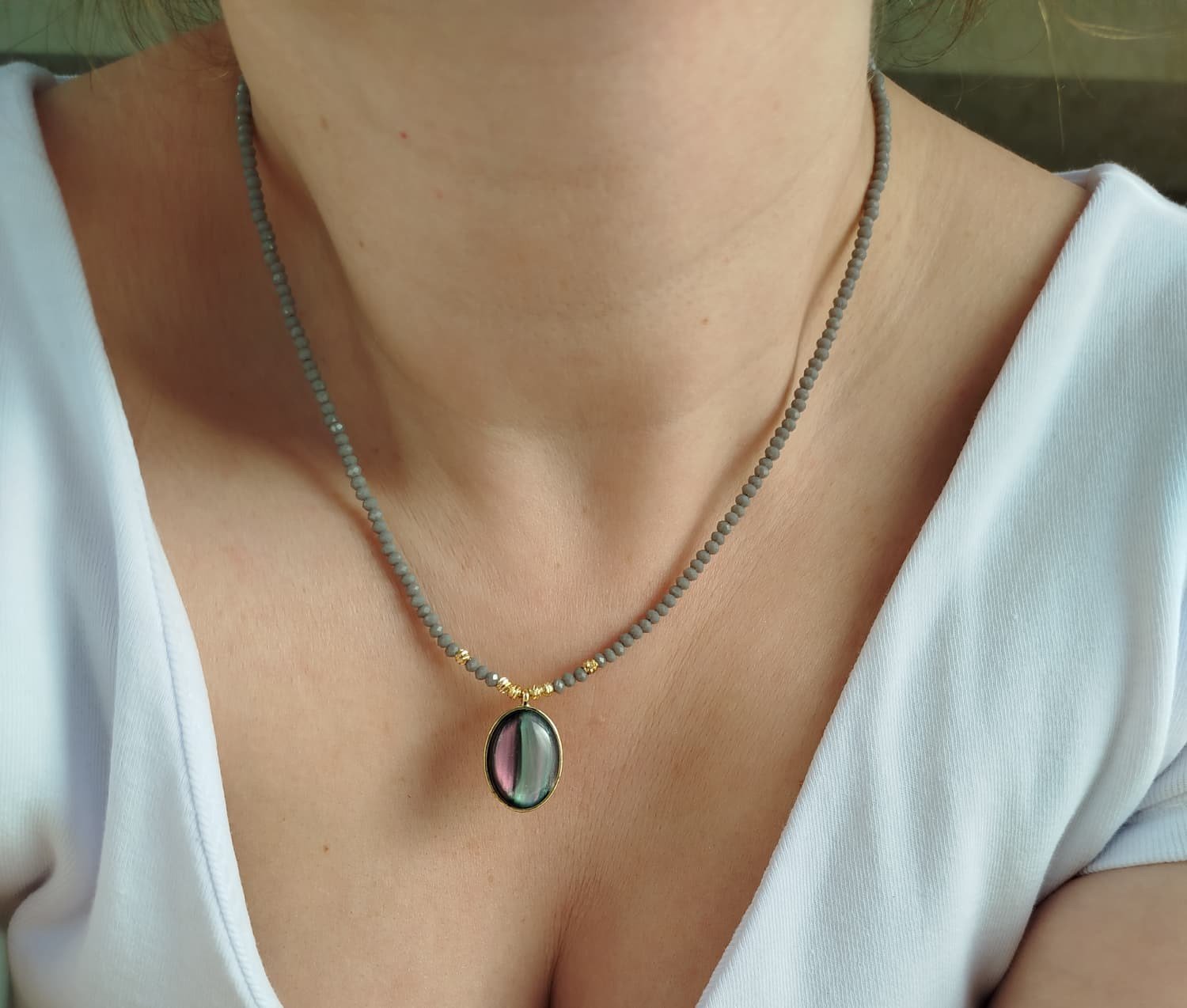 Gri Kristal Boncuklu Oval Kolye