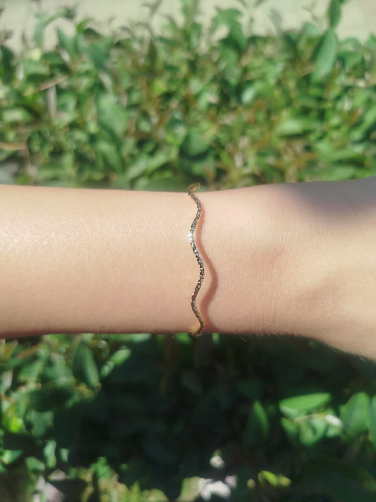 V Model Taşlı Bileklik