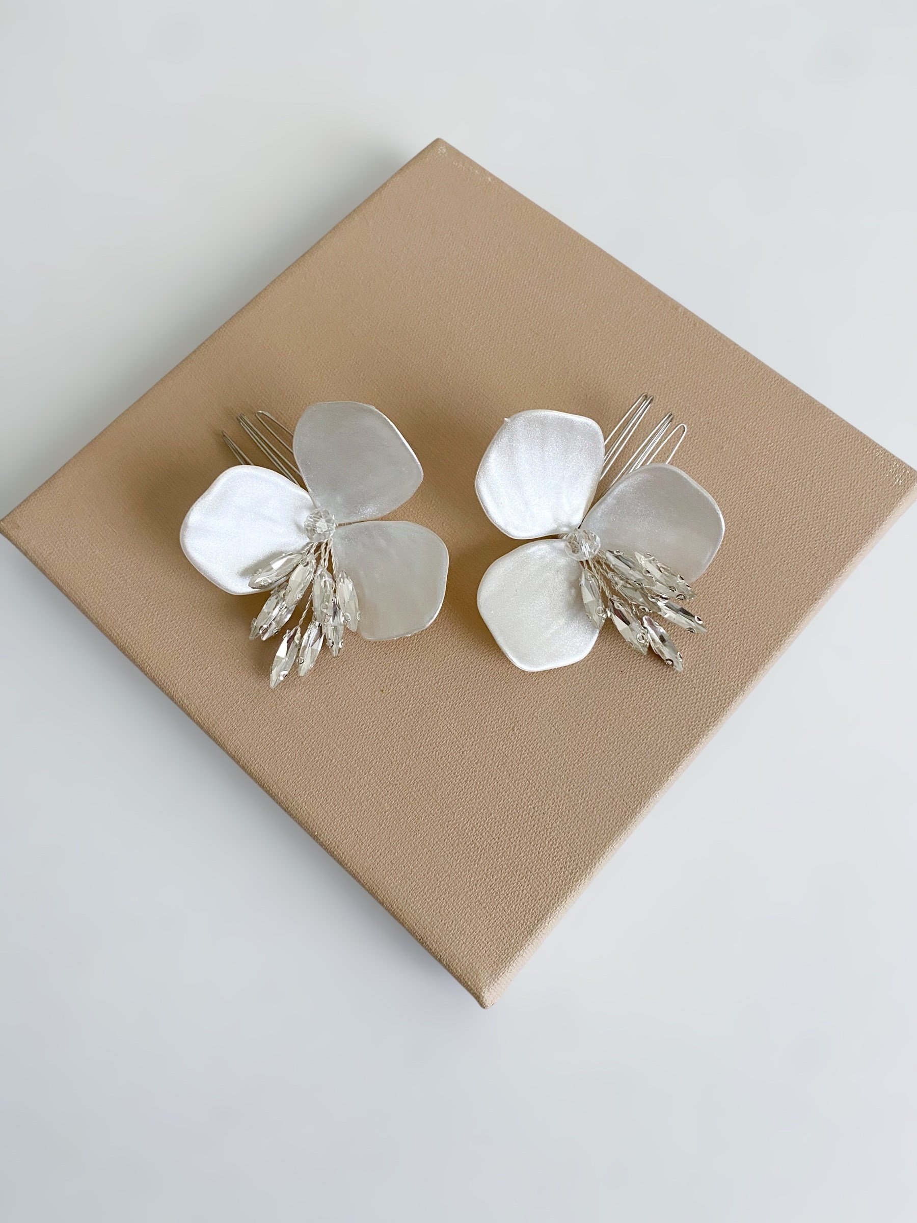 ÇİÇEKLİ GELİN SAÇ TOKASIGİZEM ACCESSORY