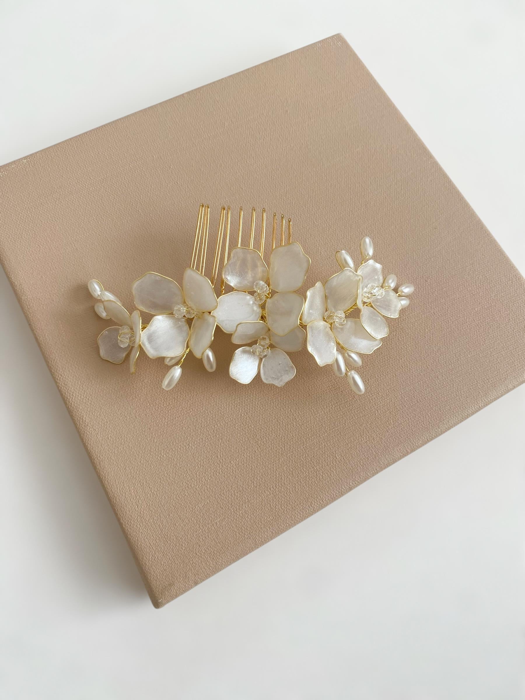 GOLD TEL DETAYLI GELİN SAÇ TOKASI