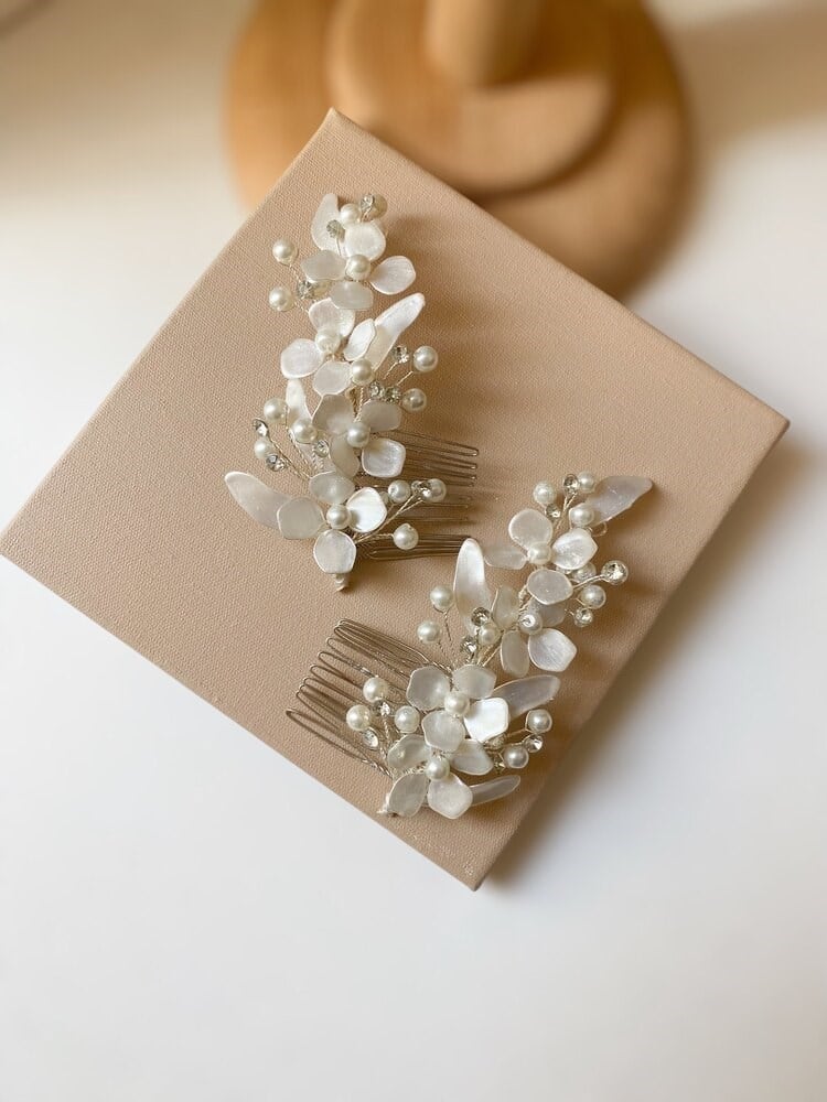 İNCİ VE ÇİÇEKLİ ROMANTİK GELİN SAÇ TOKASIGİZEM ACCESSORY