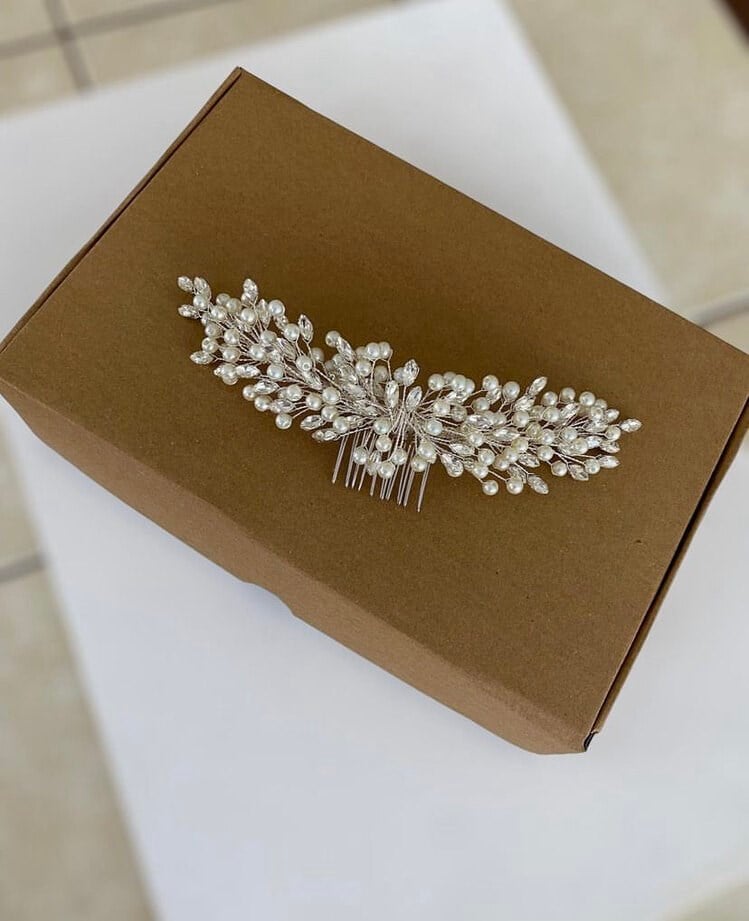 inci ve kristal taş detaylı gelin tokasıGİZEM ACCESSORY