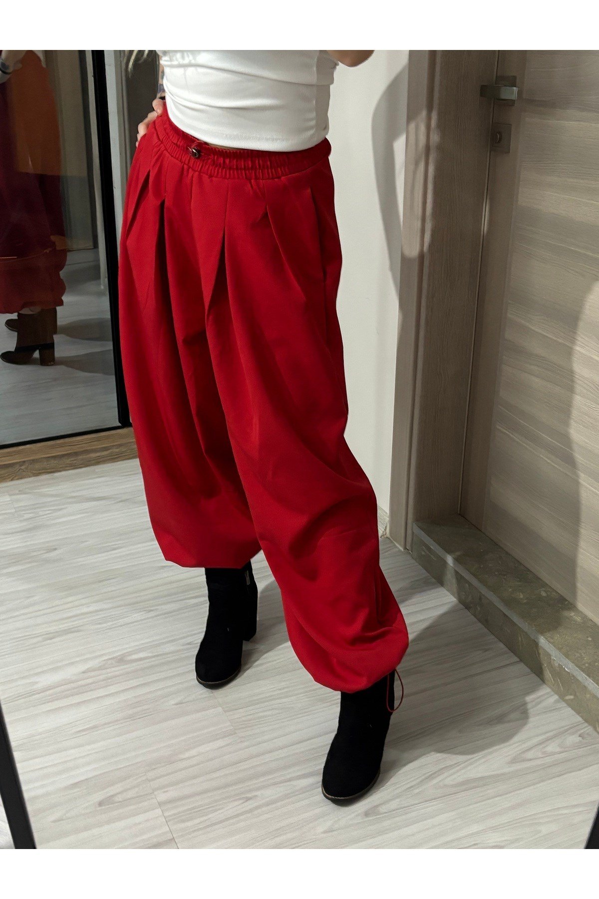 Double Atlas Kumaş Pileli Paça Lastikli Pantolon