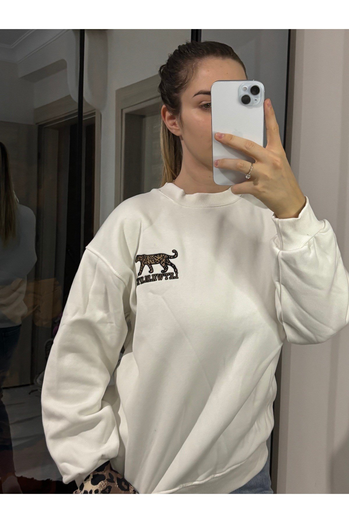 Fular Detay Sweatshirt