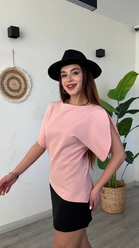Bisiklet Yaka Pembe Balon Kol Bluz – Modern Şık Ofis Bluzu
