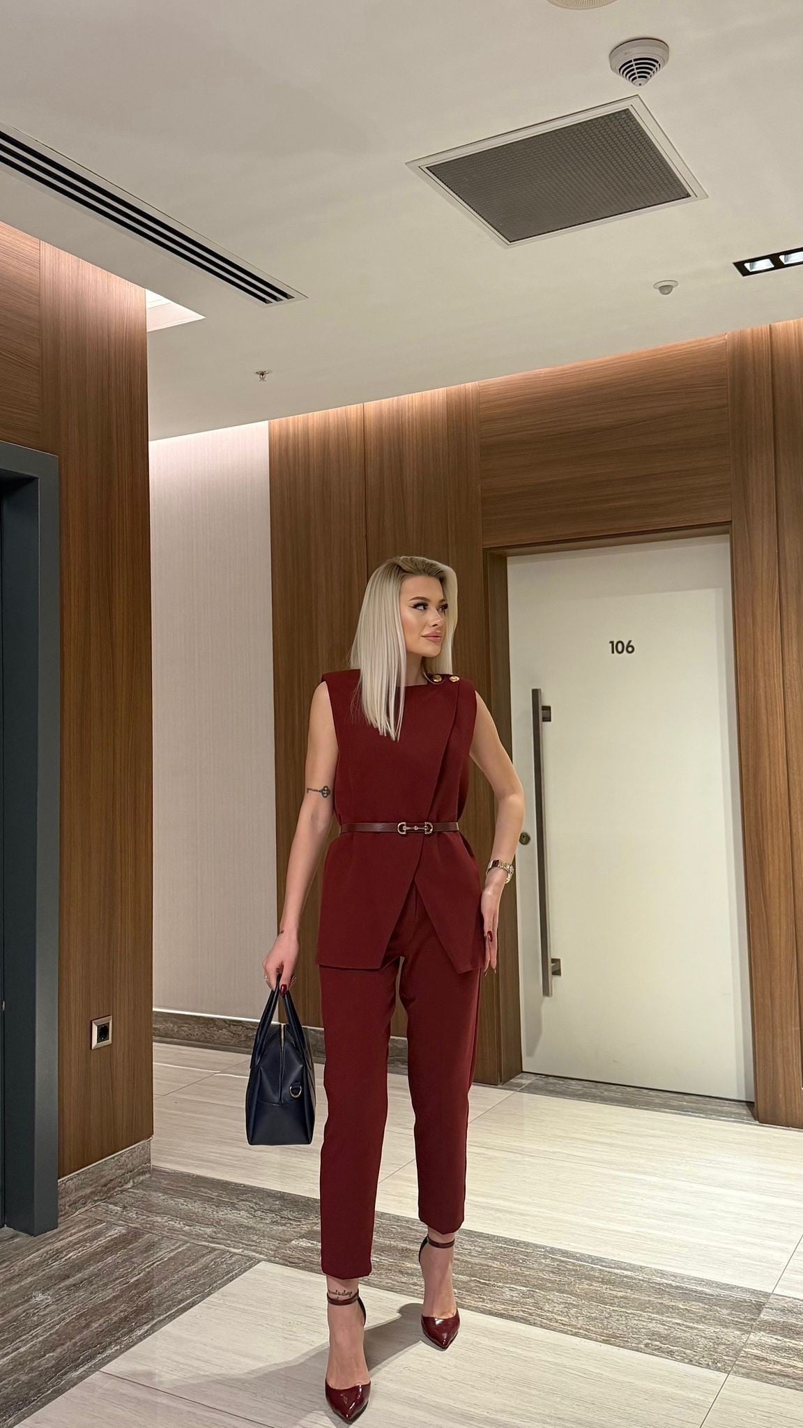 Bordo Kemerli Yelek & Pantolon Takım – Ofis Ve Davet Şıklığı