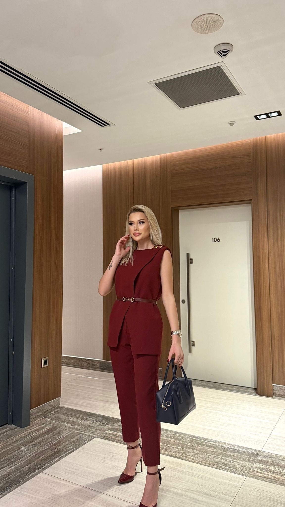 Bordo Kemerli Yelek & Pantolon Takım – Ofis Ve Davet Şıklığı