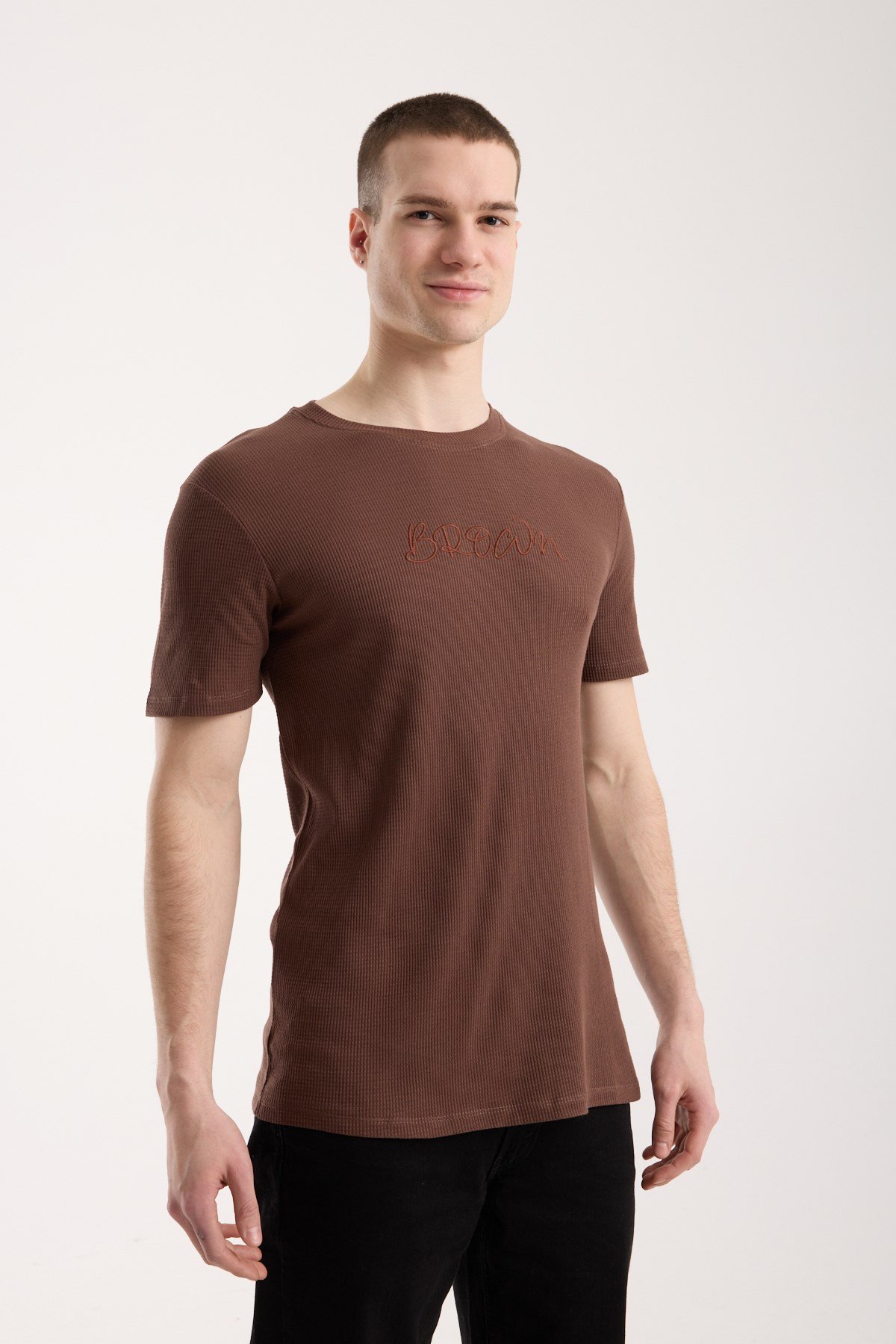 Erkek Slim Fit Waffle Dokulu Minimal Baskılı Günlük Tişört