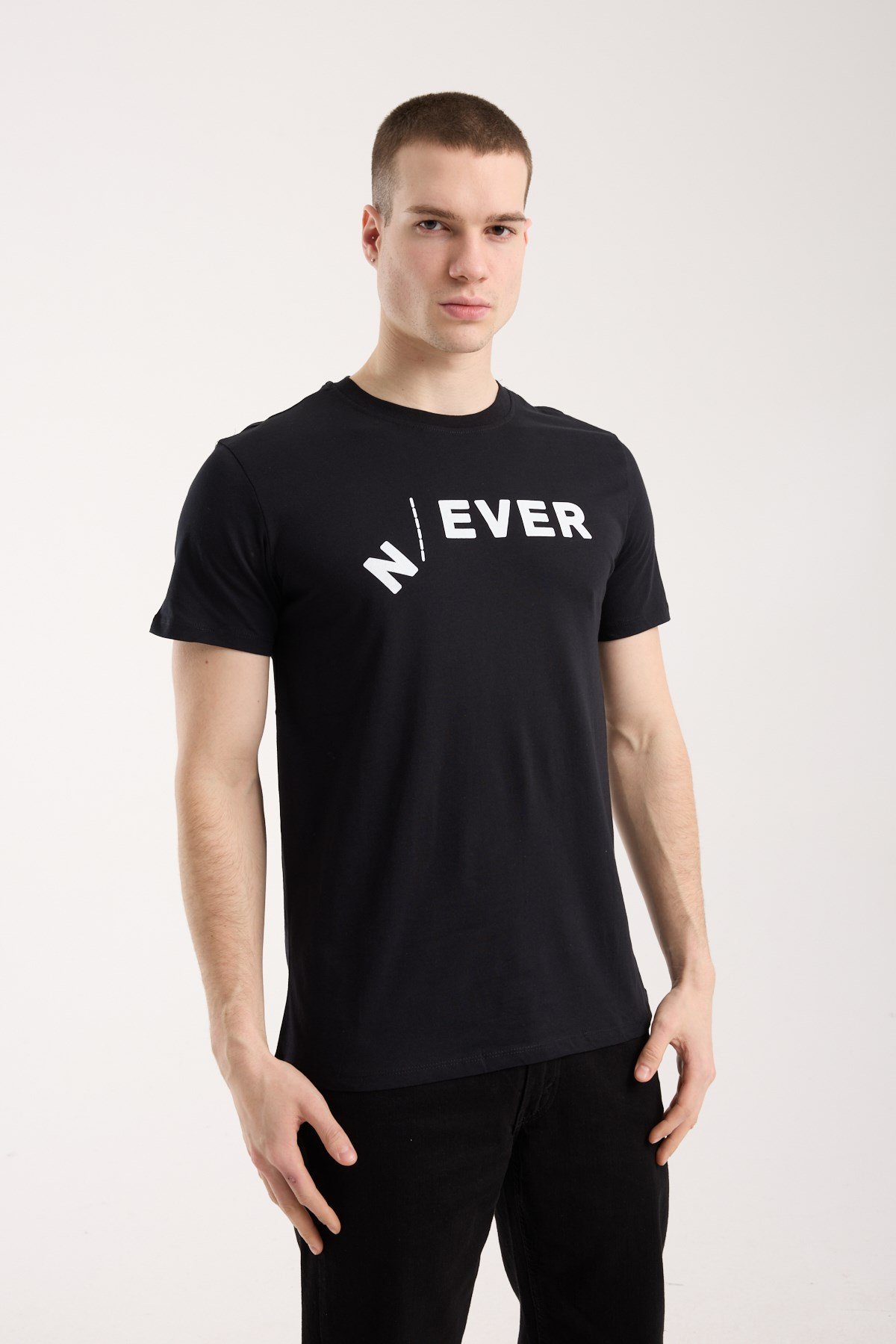 Erkek Urban Never Tipografik Baskılı Slim Fit Günlük Tişört
