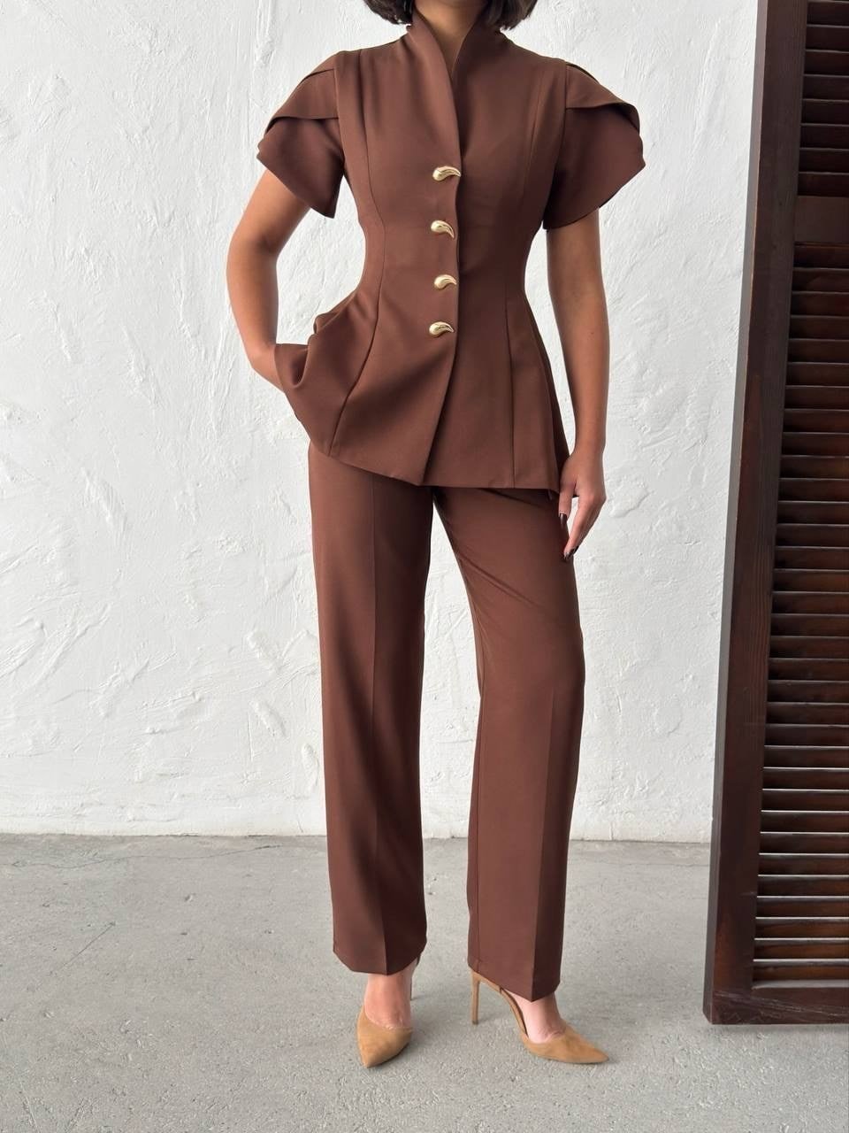 Gold Düğme Detaylı Peplum Kesim Şık Kadın Takım