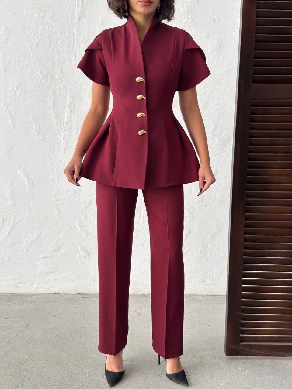 Gold Düğme Detaylı Peplum Kesim Şık Kadın Takım