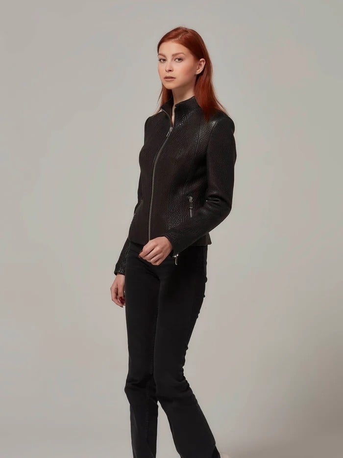 Hakiki Deri Slim Fit Kadın Ceket – Dik Yaka, Fermuarlı Zamansız Tasarım