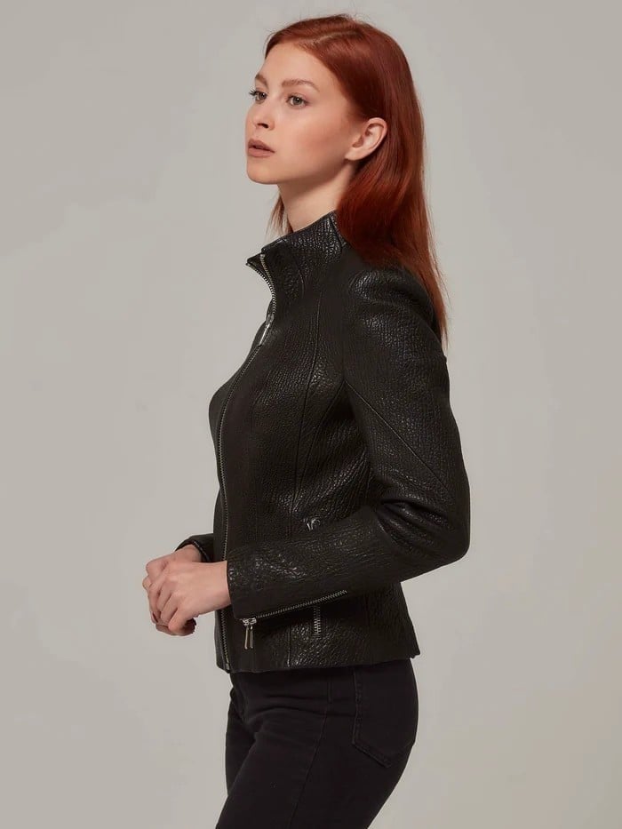 Hakiki Deri Slim Fit Kadın Ceket – Dik Yaka, Fermuarlı Zamansız Tasarım