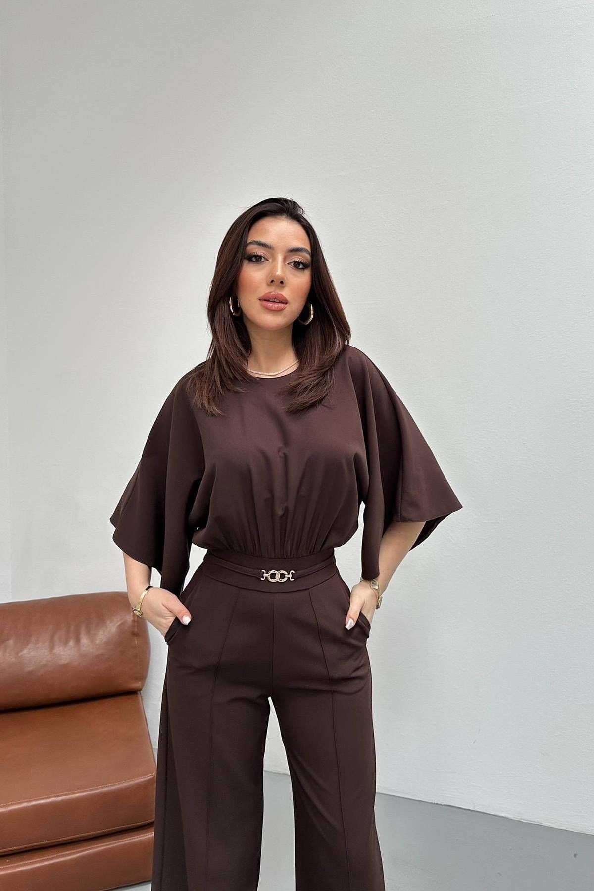 Kahverengi Bel Büzgülü Kemerı Aksesuarlı Yarasa Kol Tulum