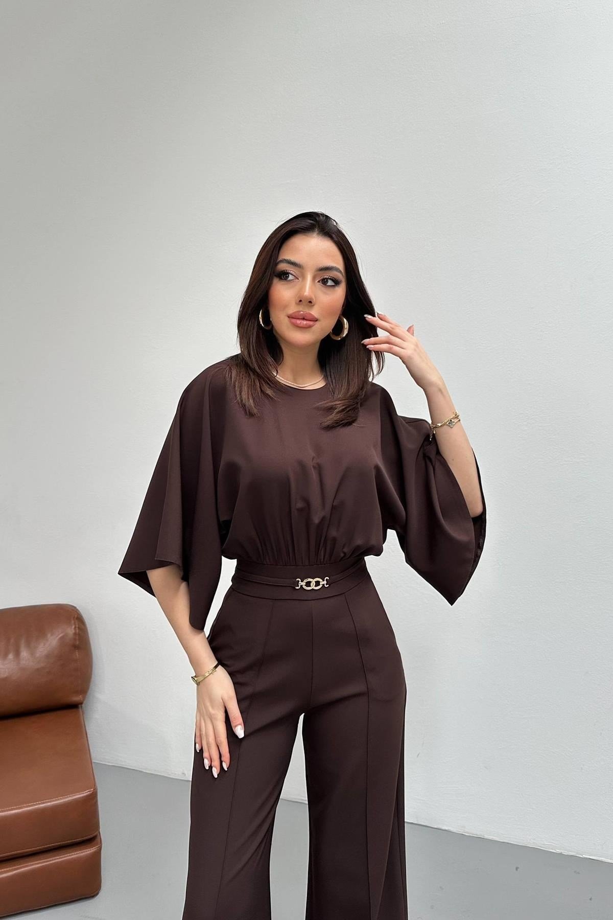 Kahverengi Bel Büzgülü Kemerı Aksesuarlı Yarasa Kol Tulum